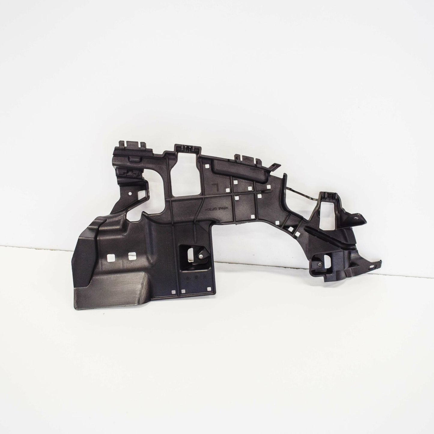 NEW MERCEDES-BENZ C-CLASS W205 REAR LEFT BUMPER BRACKET A2058855114 ORIGINAL