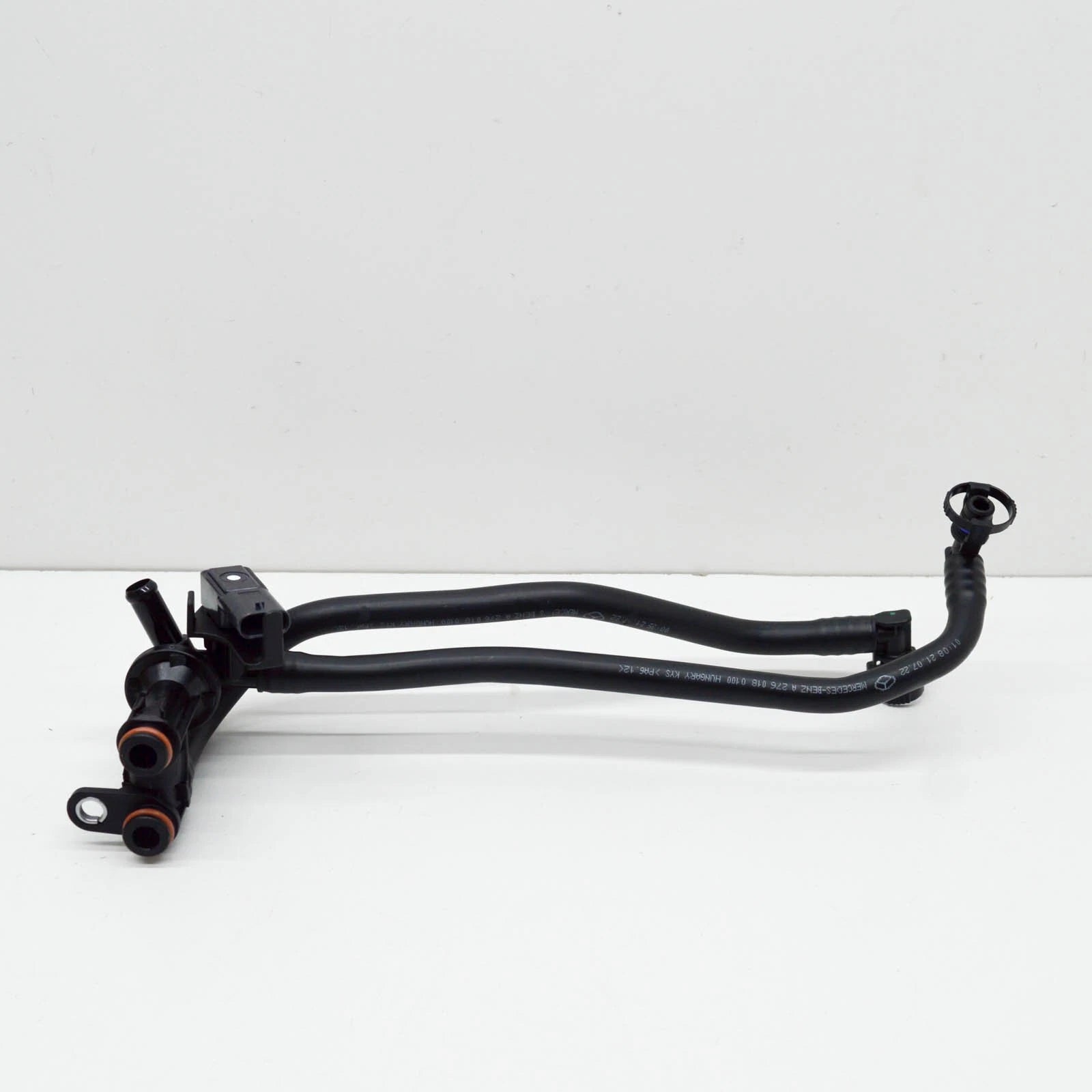 NEW MERCEDES-BENZ GLE W166 ENGINE VENTILATION TUBE A2760180100 ORIGINAL