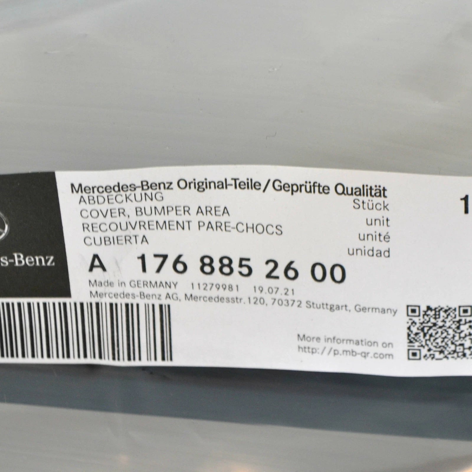 NEW MB A W176 AMG FRONT BUMPER CENTER LOWER GRILLE A1768852600