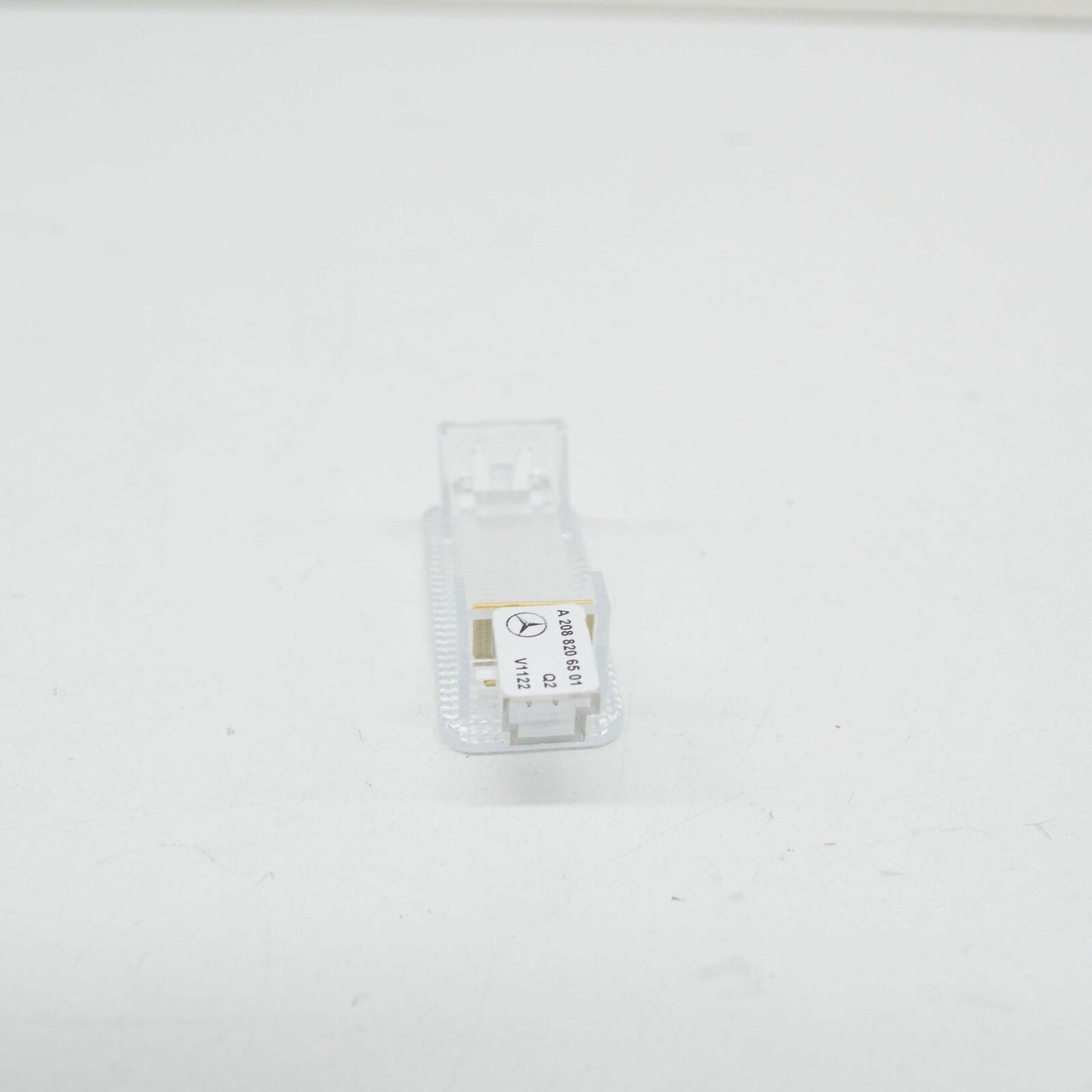NEW MERCEDES-BENZ M W164 PIGEONHOLE INTERIOR LIGHT A2088206501 ORIGINAL