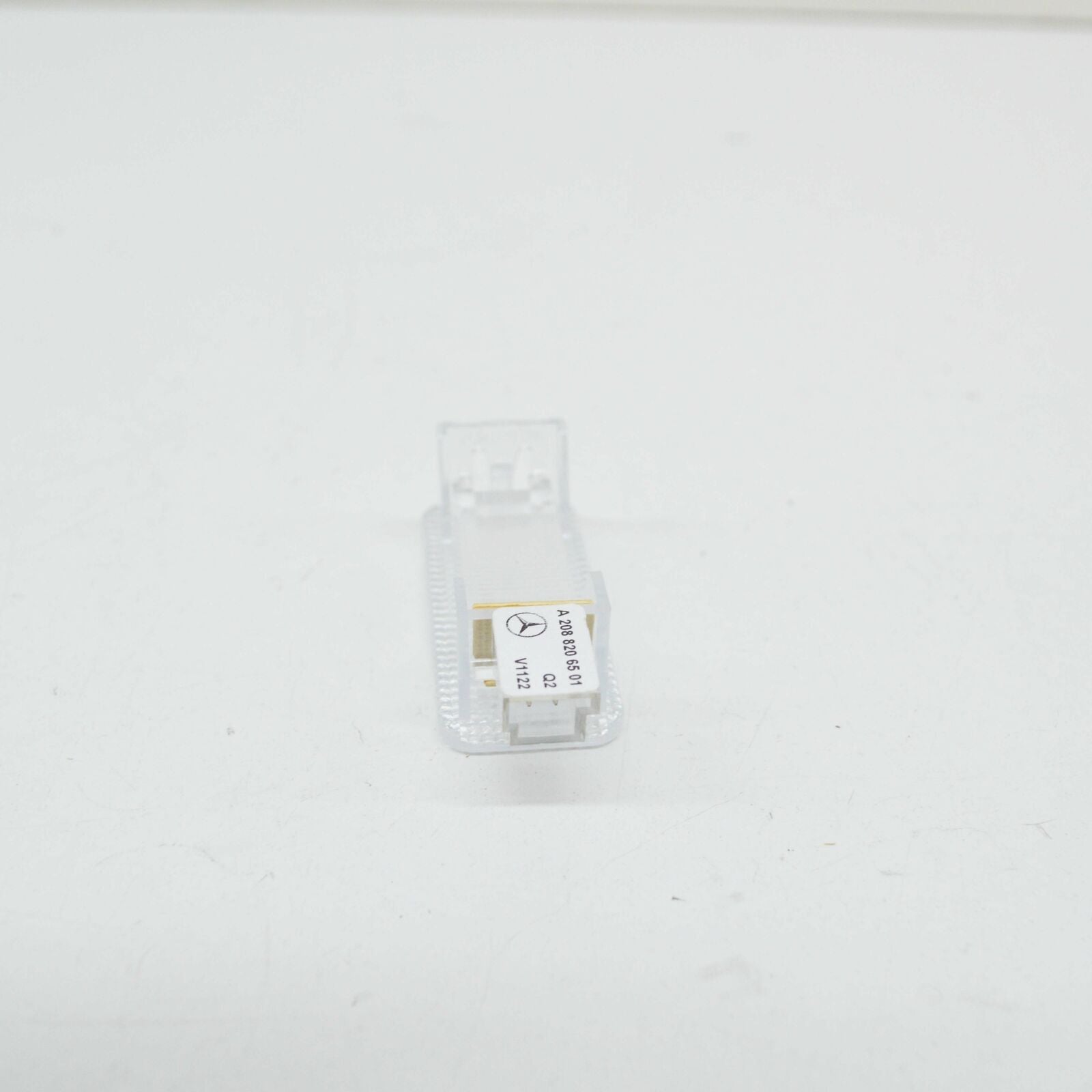 NEW MERCEDES-BENZ M W164 PIGEONHOLE INTERIOR LIGHT A2088206501 ORIGINAL