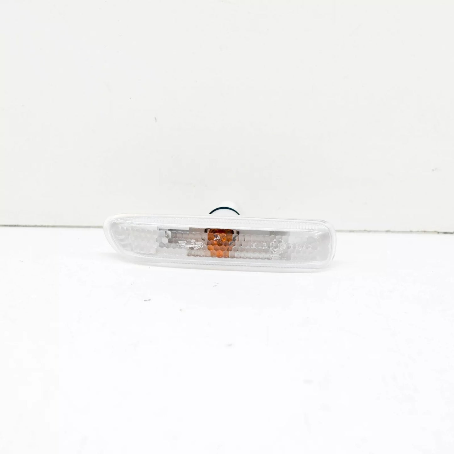 NEW BMW 3 E46 FRONT LEFT WHITE TURN INDICATOR LAMP 63132228591 ORIGINAL