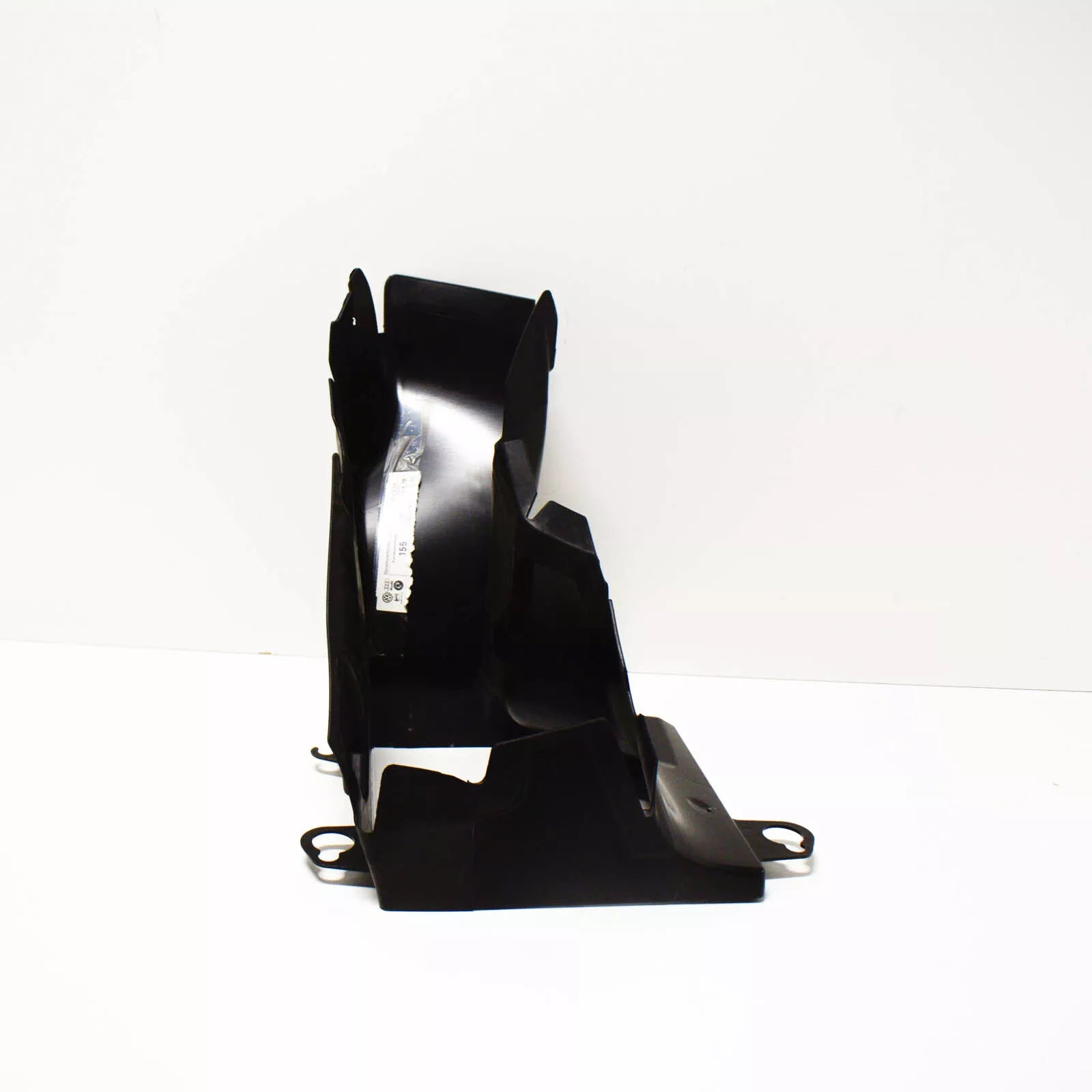 NEW AUDI A3 8V LEFT AIR DUCT GUIDE 8V0121673B ORIGINAL