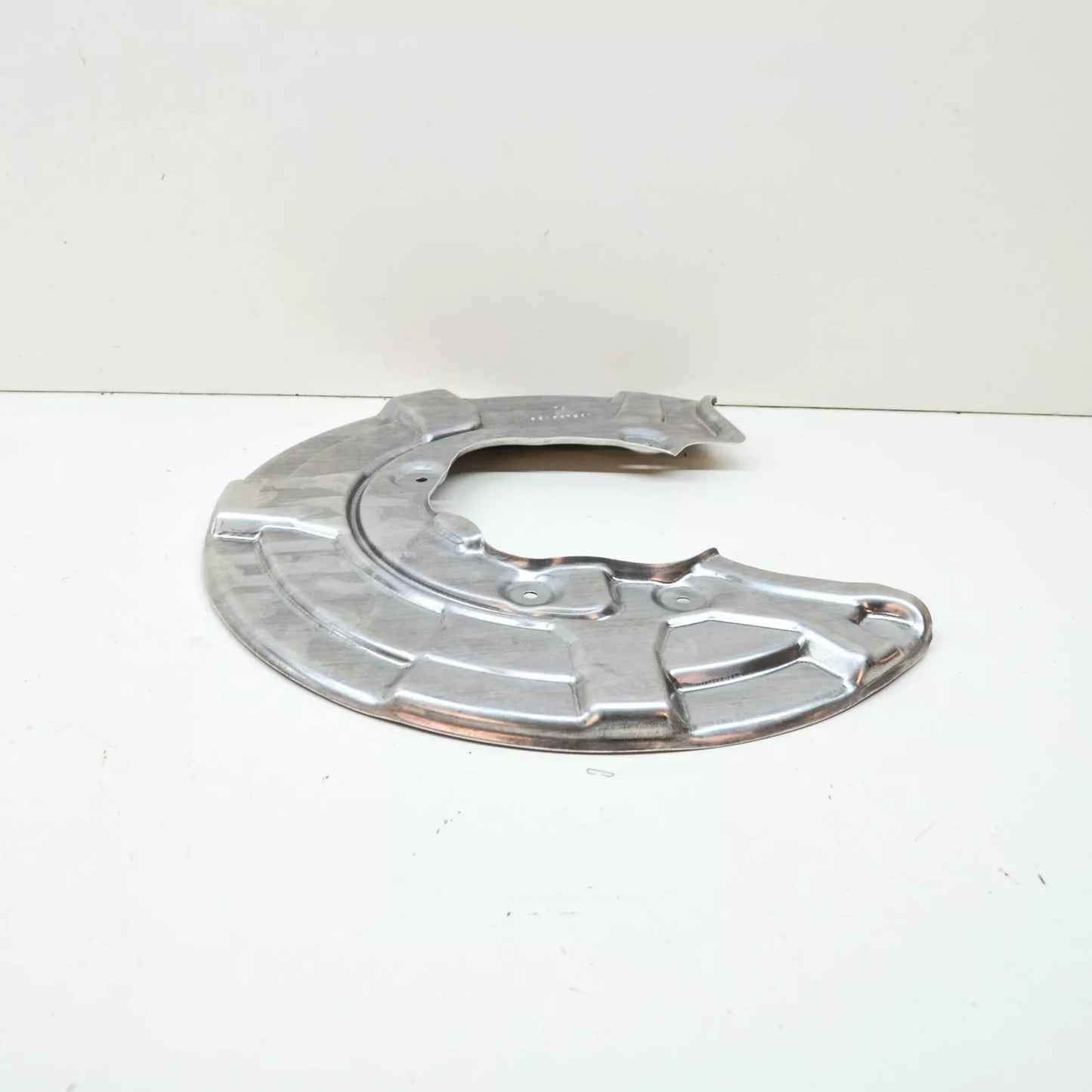 NEW BMW X5 G05 REAR LEFT BRAKE DISC PROTECTION SHIELD 34206880473 ORIGINAL