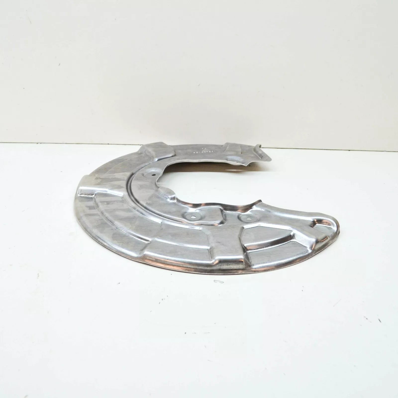 NEW BMW X5 G05 REAR LEFT BRAKE DISC PROTECTION SHIELD 34206880473 ORIGINAL