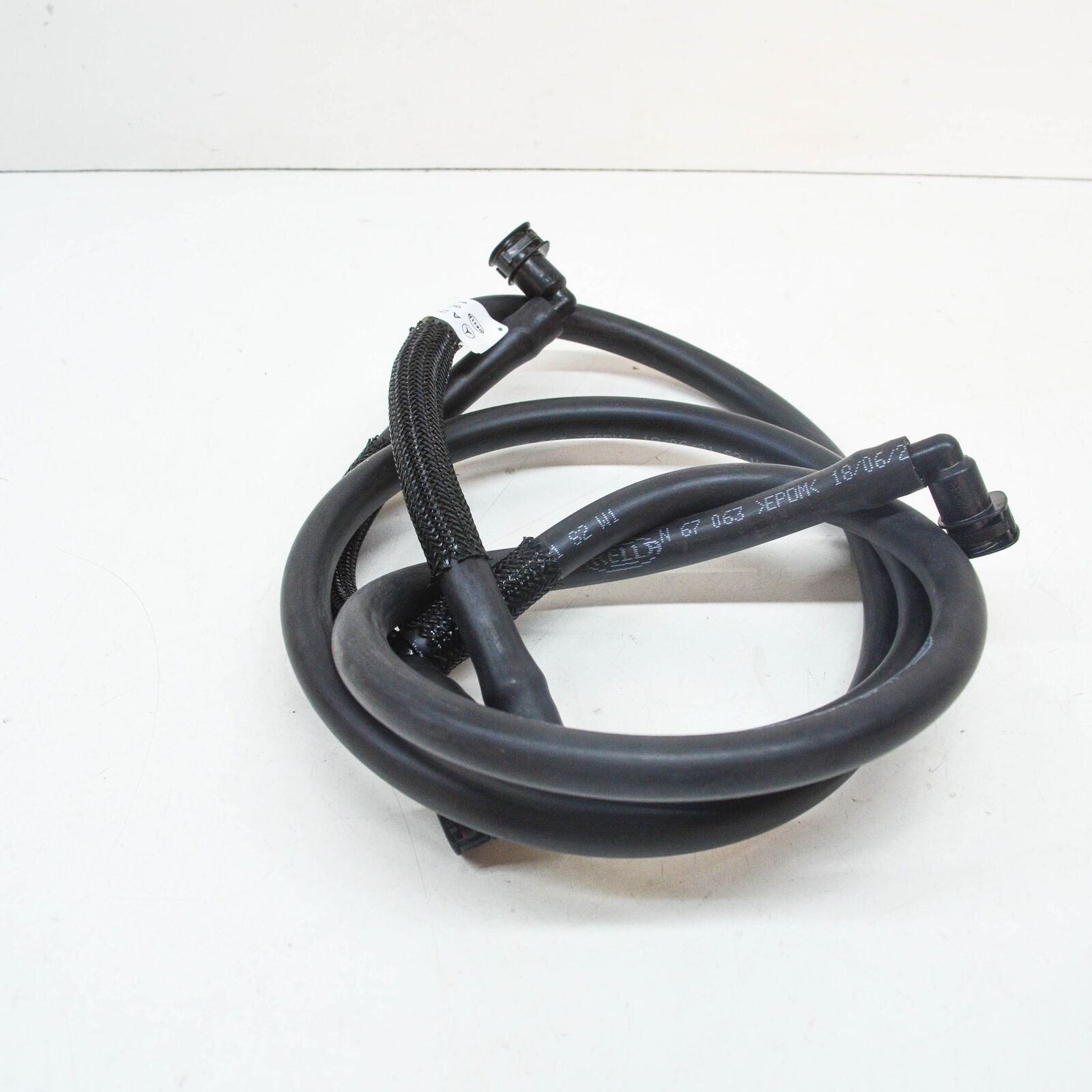 NEW MERCEDES-BENZ C-CLASS W204 HEADLIGHT WASHER HOSE A2048602592 2010 ORIGINAL