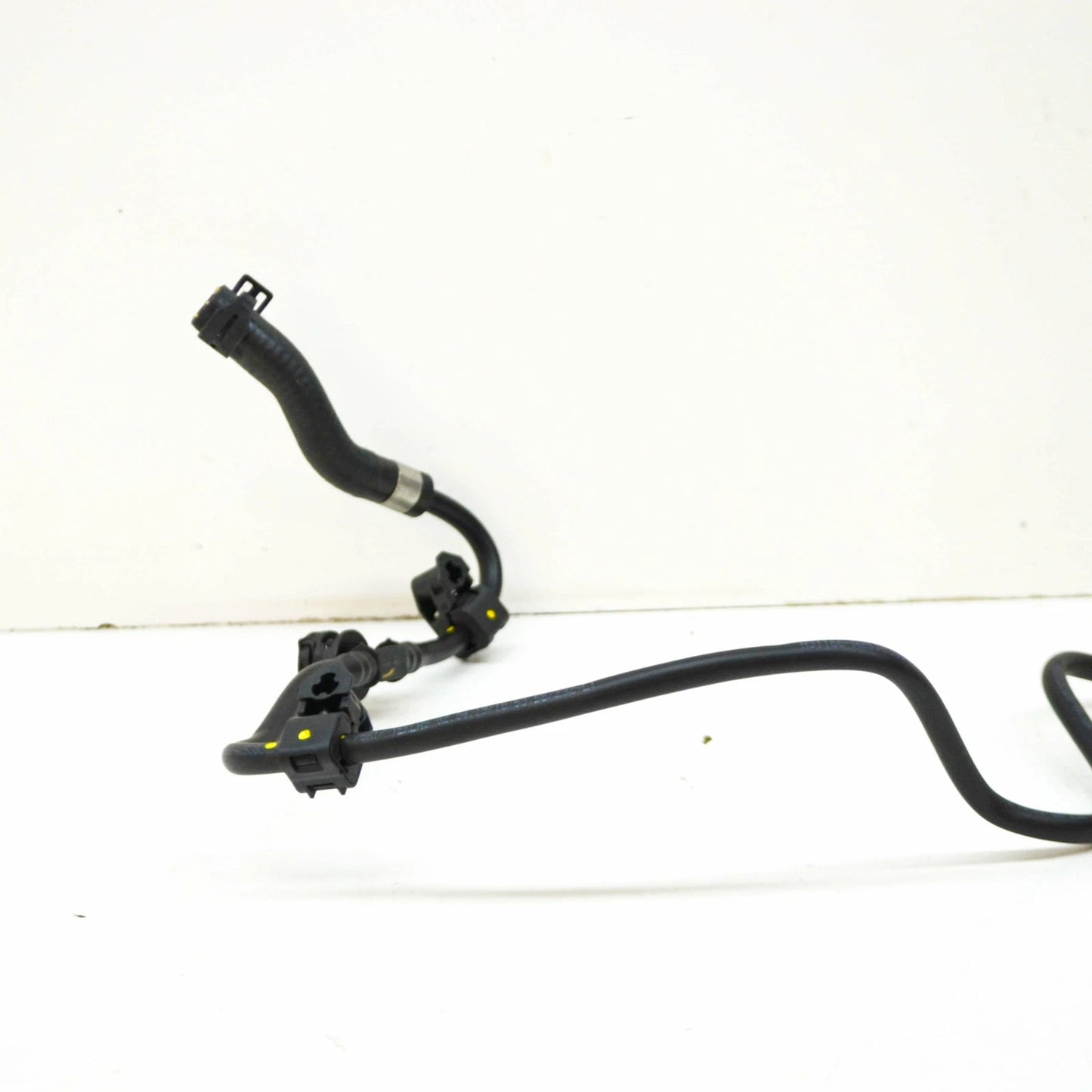 NEW MB GLC C253 HEATING CIRCUIT HOSE FROM HEAT EXCHANGER A2538309400 ORIGINAL