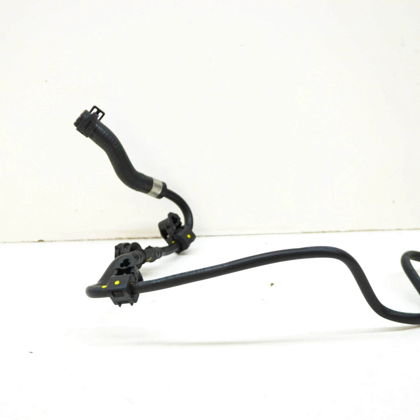 NEW MB GLC C253 HEATING CIRCUIT HOSE FROM HEAT EXCHANGER A2538309400 ORIGINAL