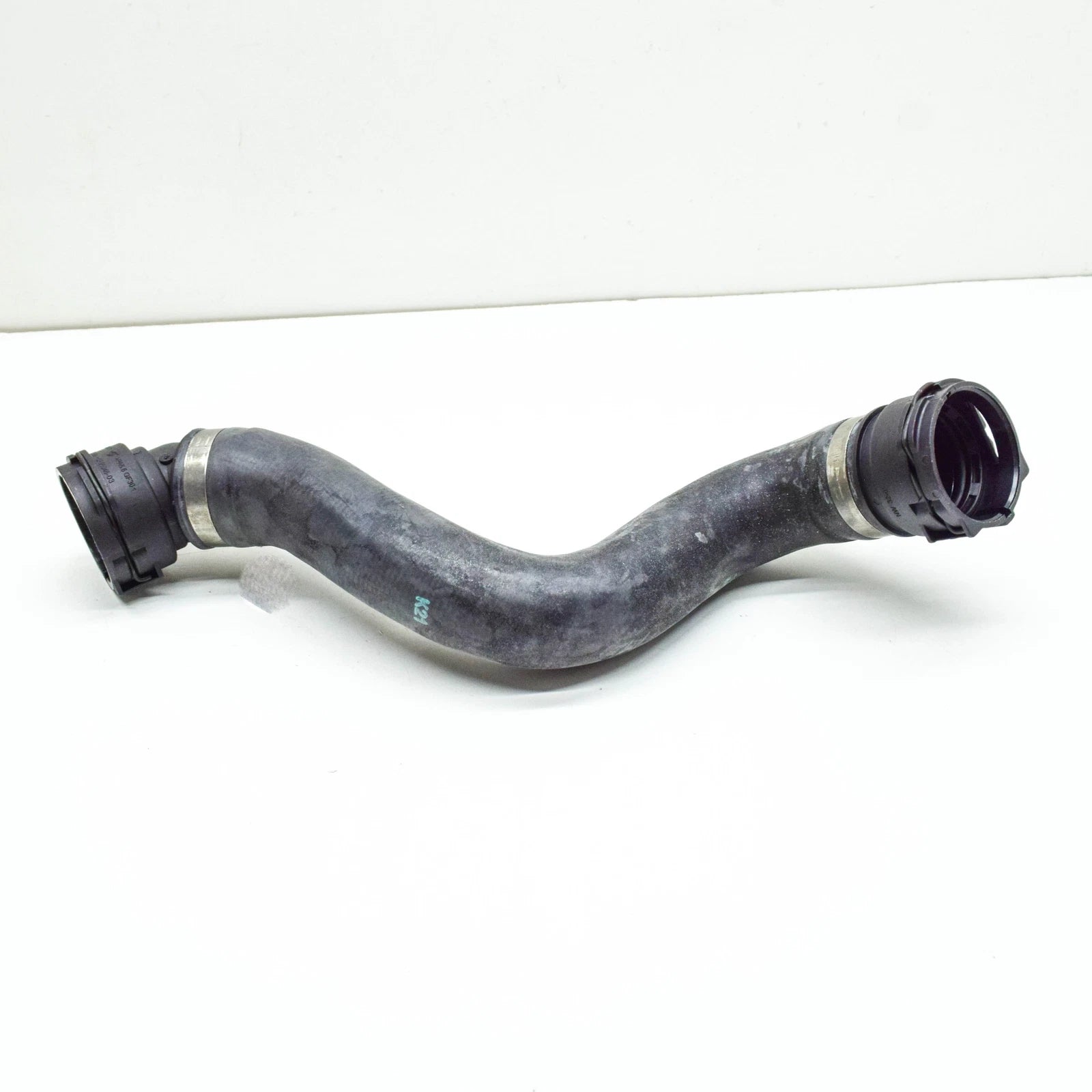 NEW BMW 5 G30 RIGHT WATER COOLANT RADIATOR HOSE 17128602669 ORIGINAL