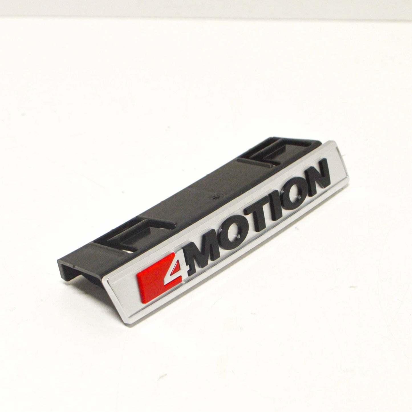 NEW VOLKSWAGEN CRAFTER FRONT BUMPER GRILLE EMBLEM 7C0853948MGM