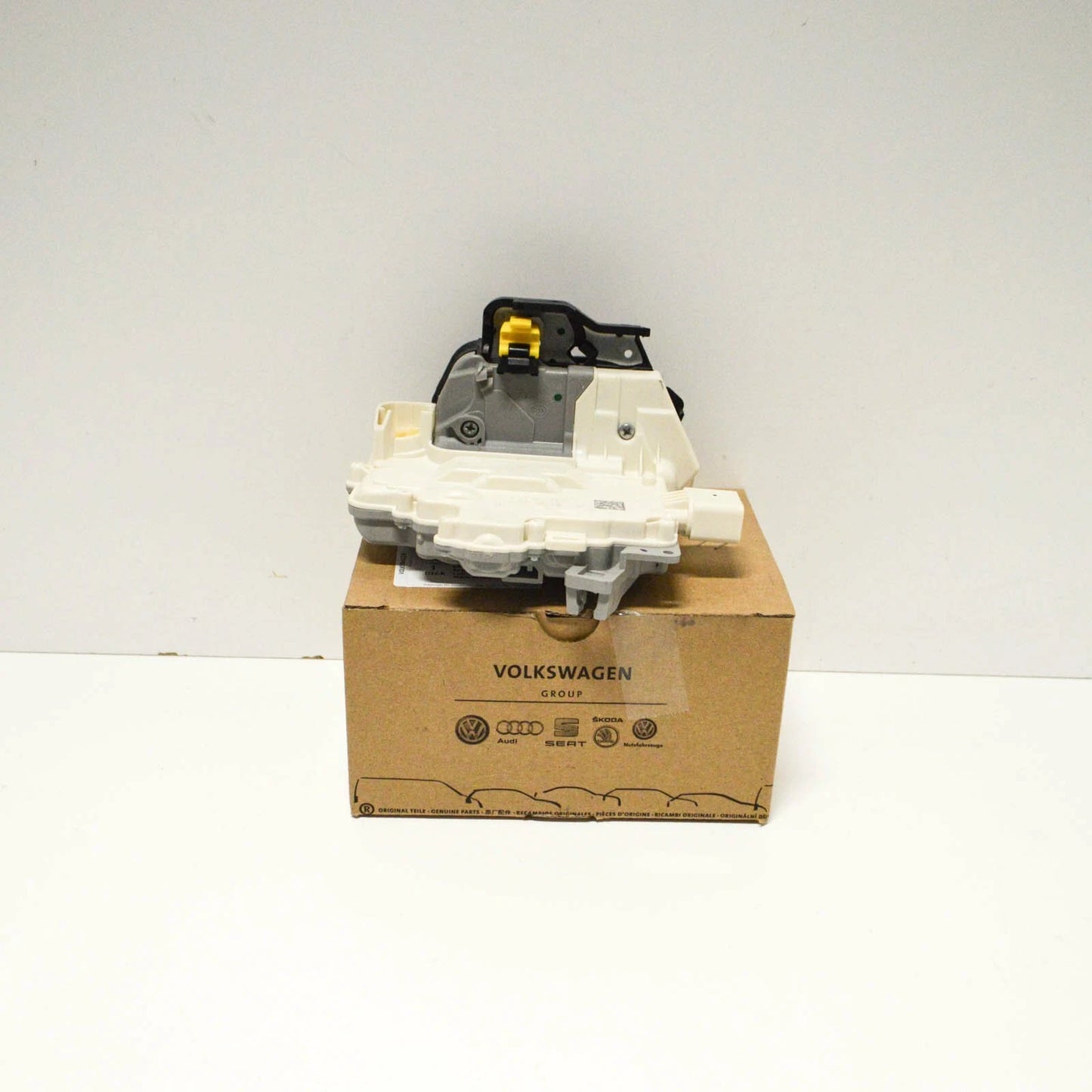 NEW AUDI A3 8P FRONT LEFT DOOR LOCK WITH CONTACT SWITCH LHD 4F1837015E ORIGINAL