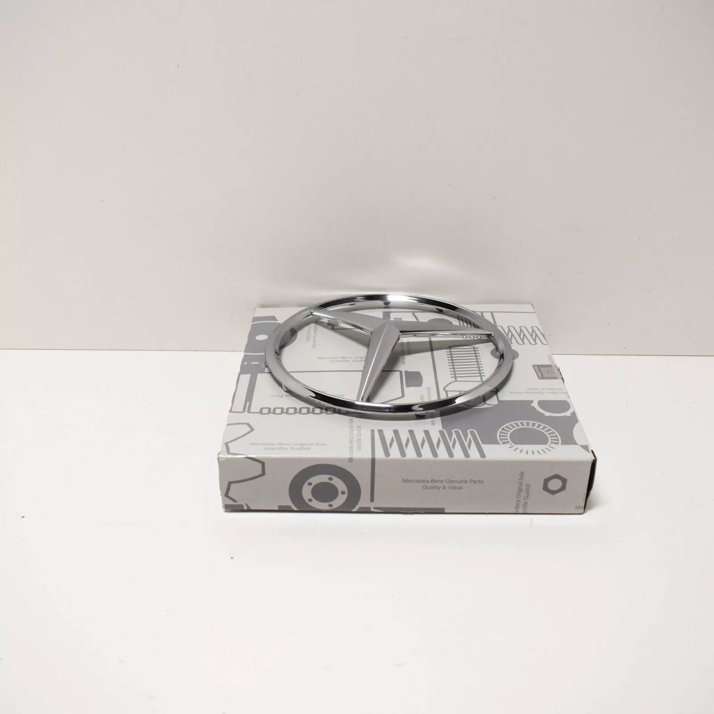 NEW MB M-CLASS W163 FRONT RADIATOR GRILLE BADGE EMBLEM A1638880086 ORIGINAL