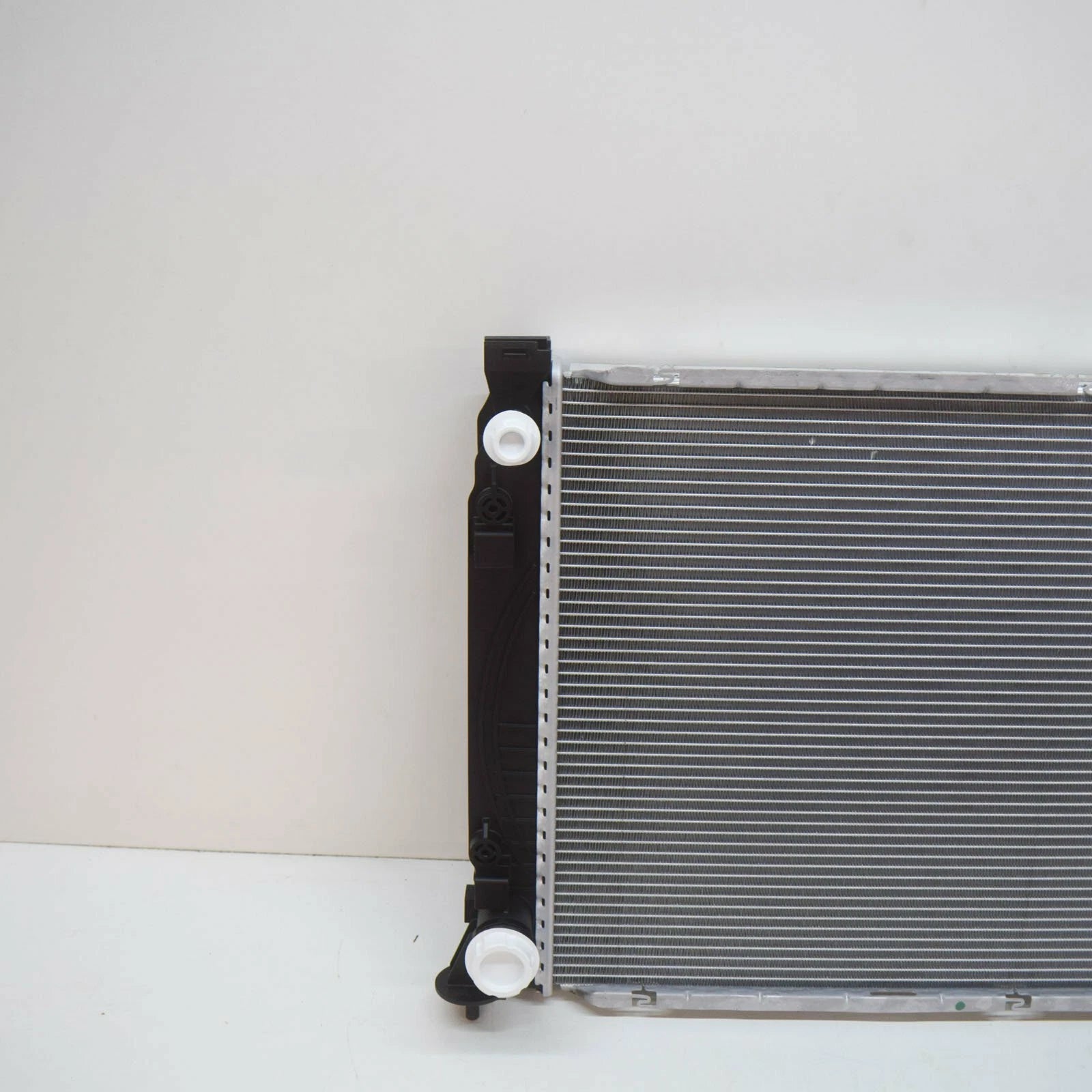 NEW AUDI A6 C6 ENGINE COOLING RADIATOR 4F0121251AC ORIGINAL