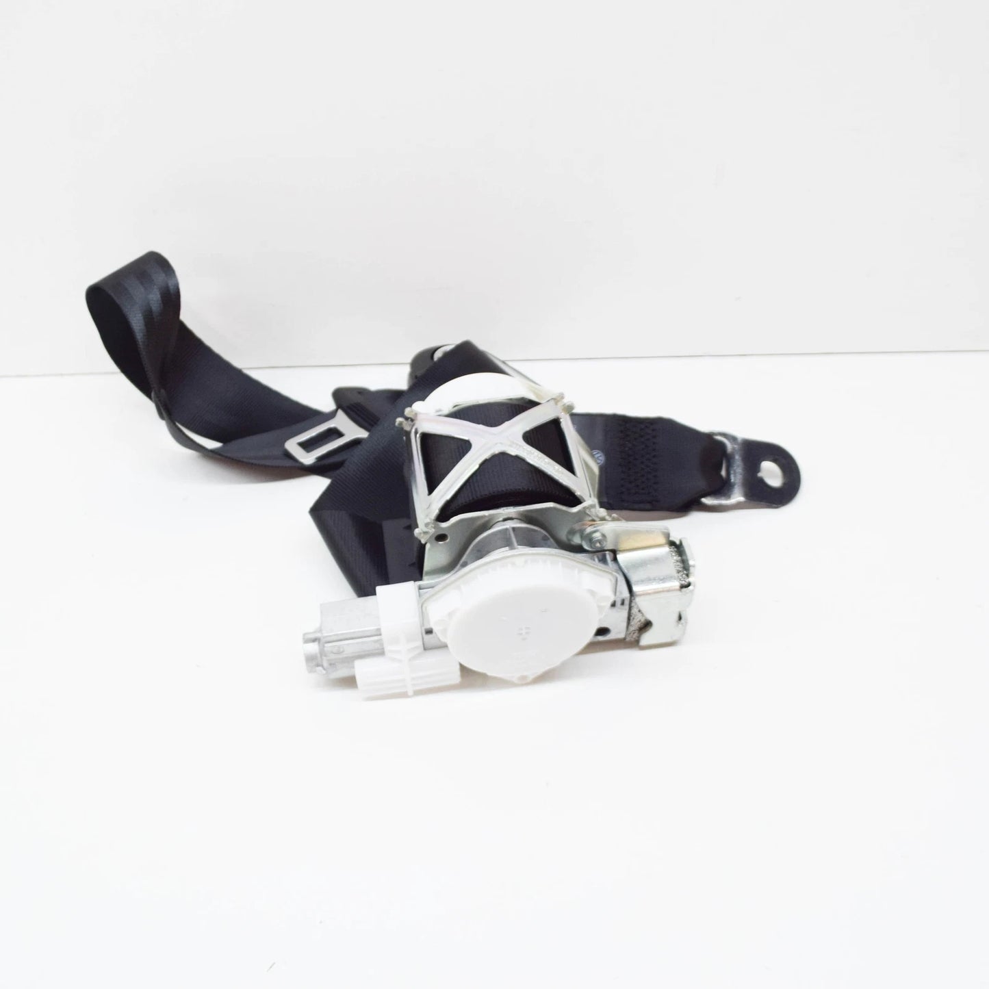 NEW VOLKSWAGEN POLO 6R FRONT LEFT SEATBELT 6R3857705BRAA ORIGINAL