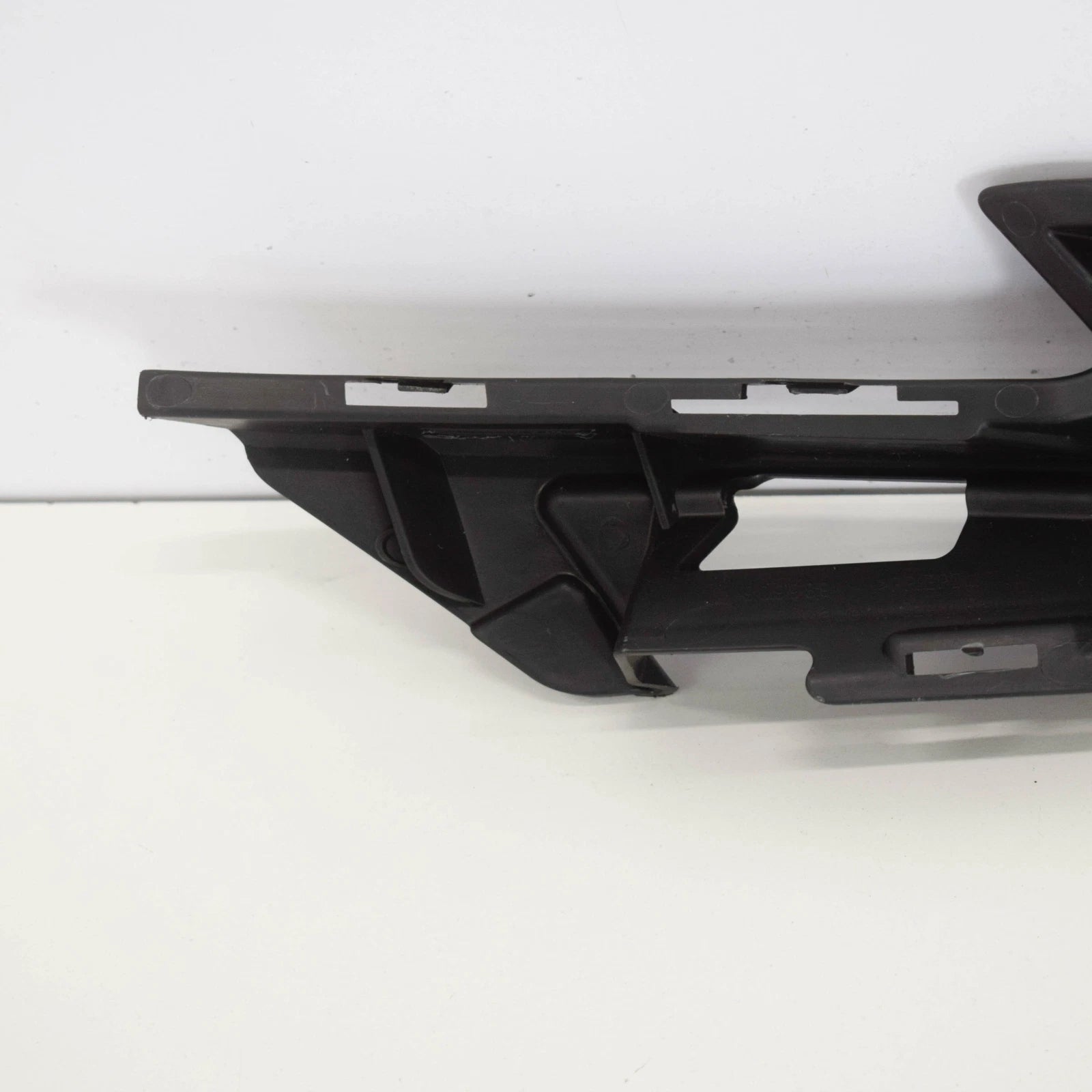 NEW AUDI A3 8V FRONT BUMPER LEFT CLOSING ELEMENT 8V5807319 ORIGINAL