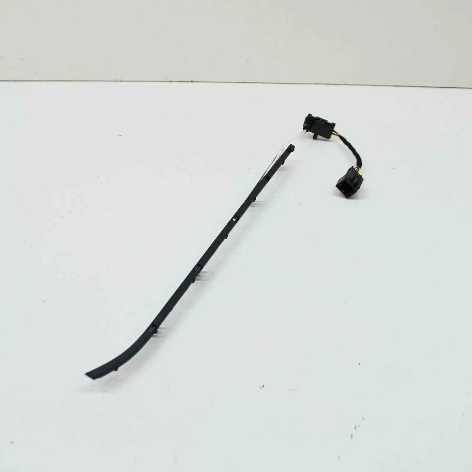 NEW AUDI A4 B9 FRONT LEFT CENTER CONSOLE INTERIOR LIGHT FIBRE 8W0947093A