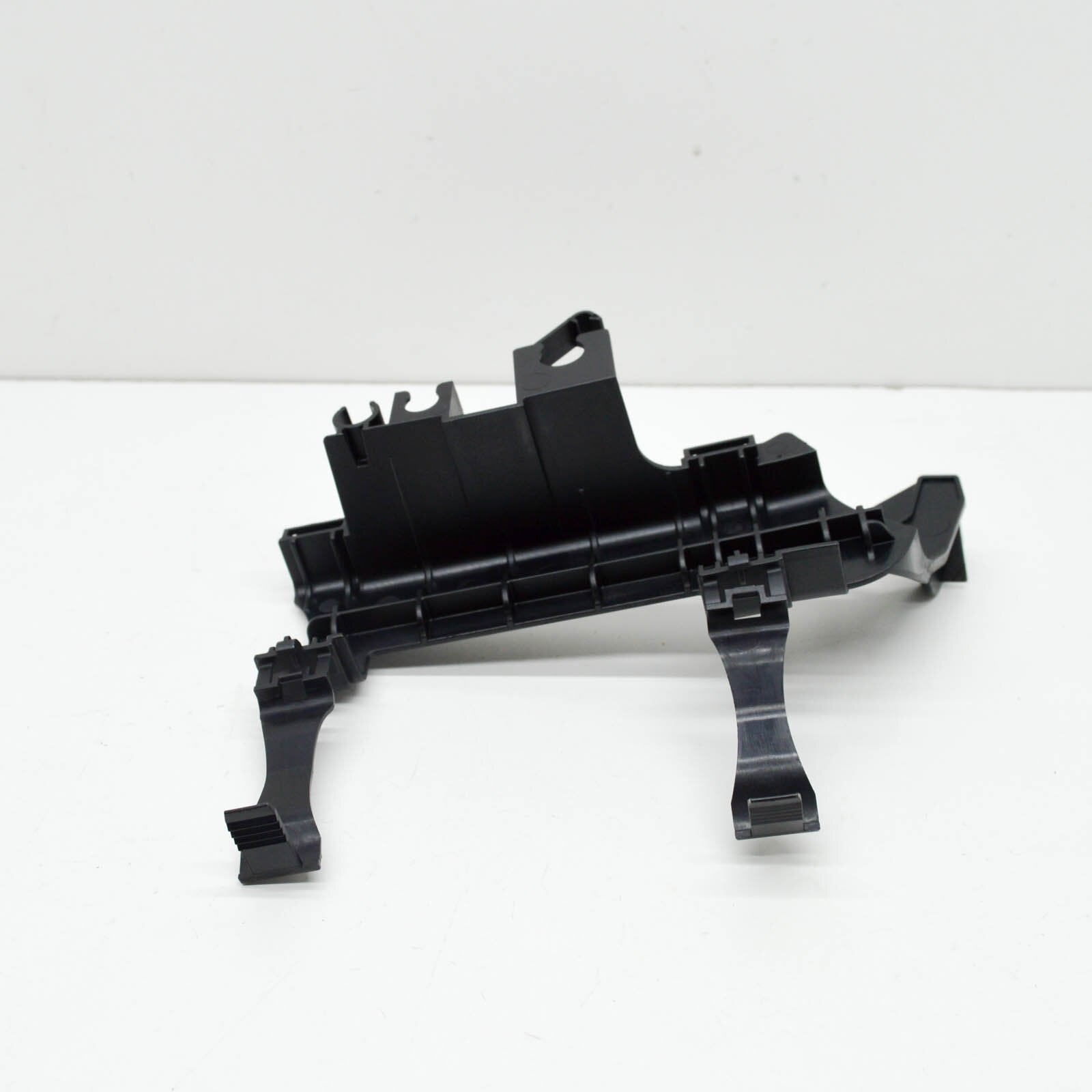 NEW MERCEDES-BENZ E W213 FRONT AXLE LEFT CABLE DUCT A2135467100 ORIGINAL