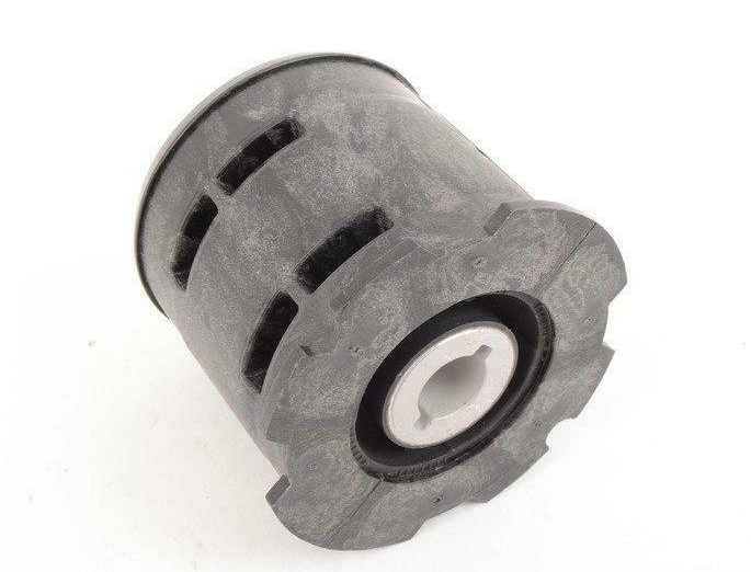 NEW AUDI Q7 4M REAR CARRIER MOUNT BUSHING 4M0599257R ORIGINAL