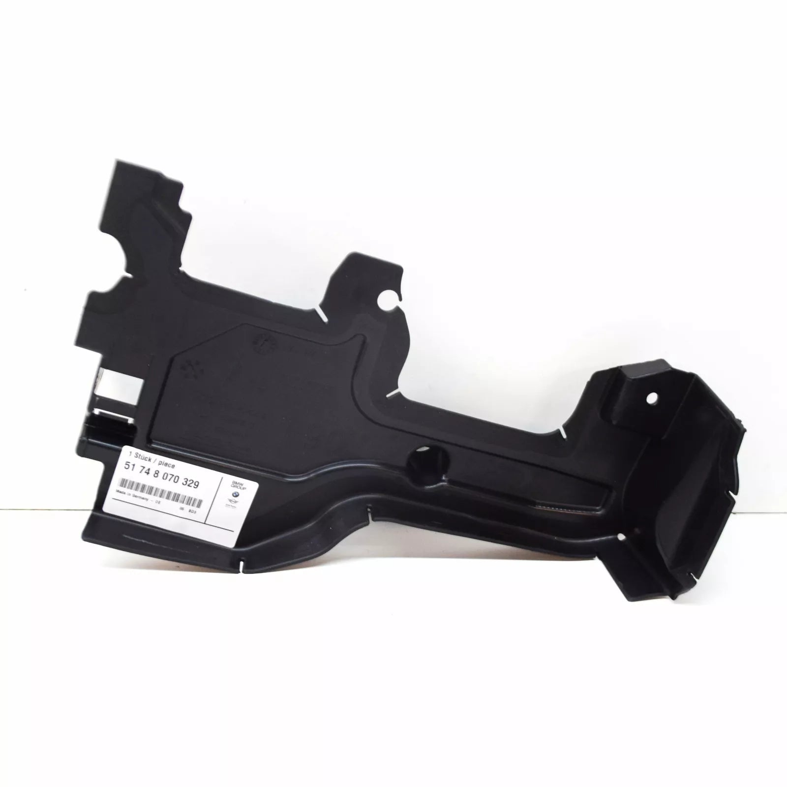 NEW BMW M5 F90 M LEFT AIR DUCT RADIATOR BOTTOM WIND DEFLECTOR 51748070329