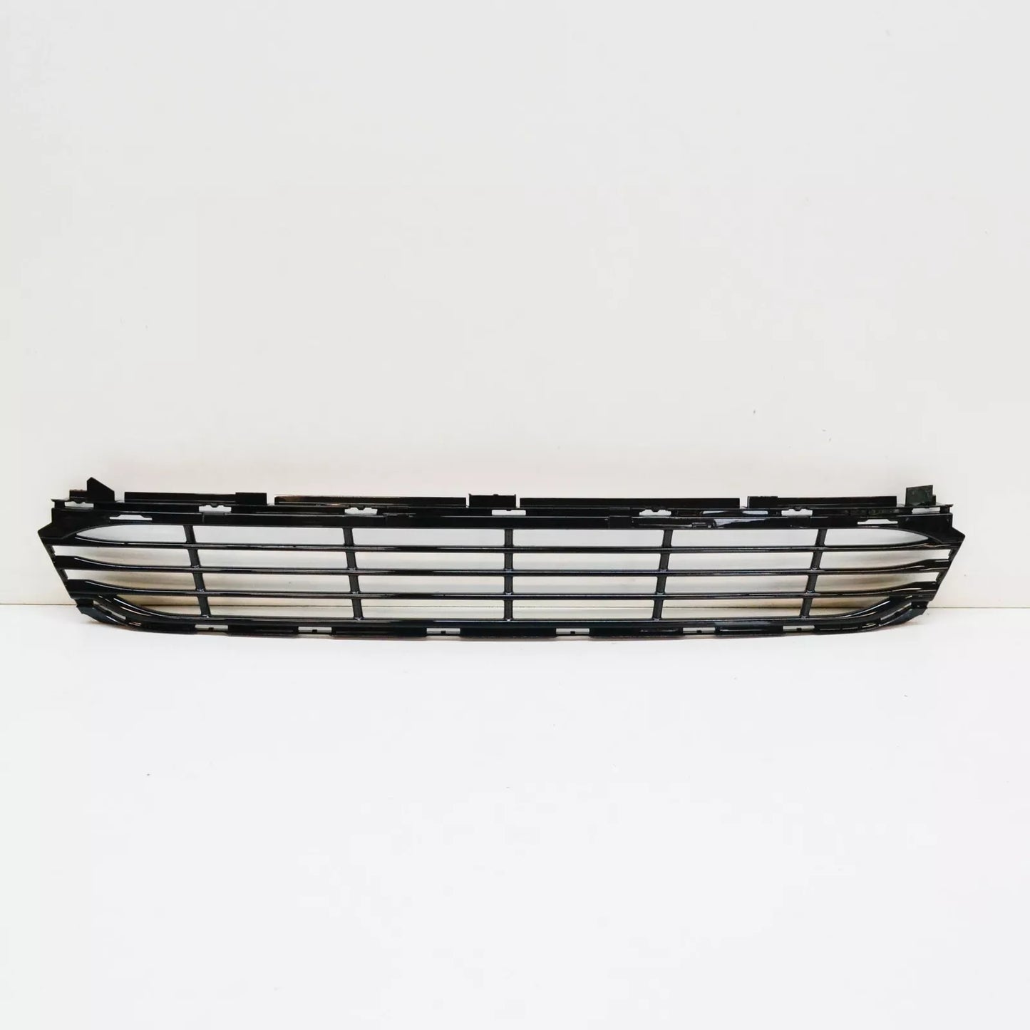 NEW BMW 7 G11 FRONT BUMPER CENTER AIR INTAKE GRILLE 51117486832 ORIGINAL