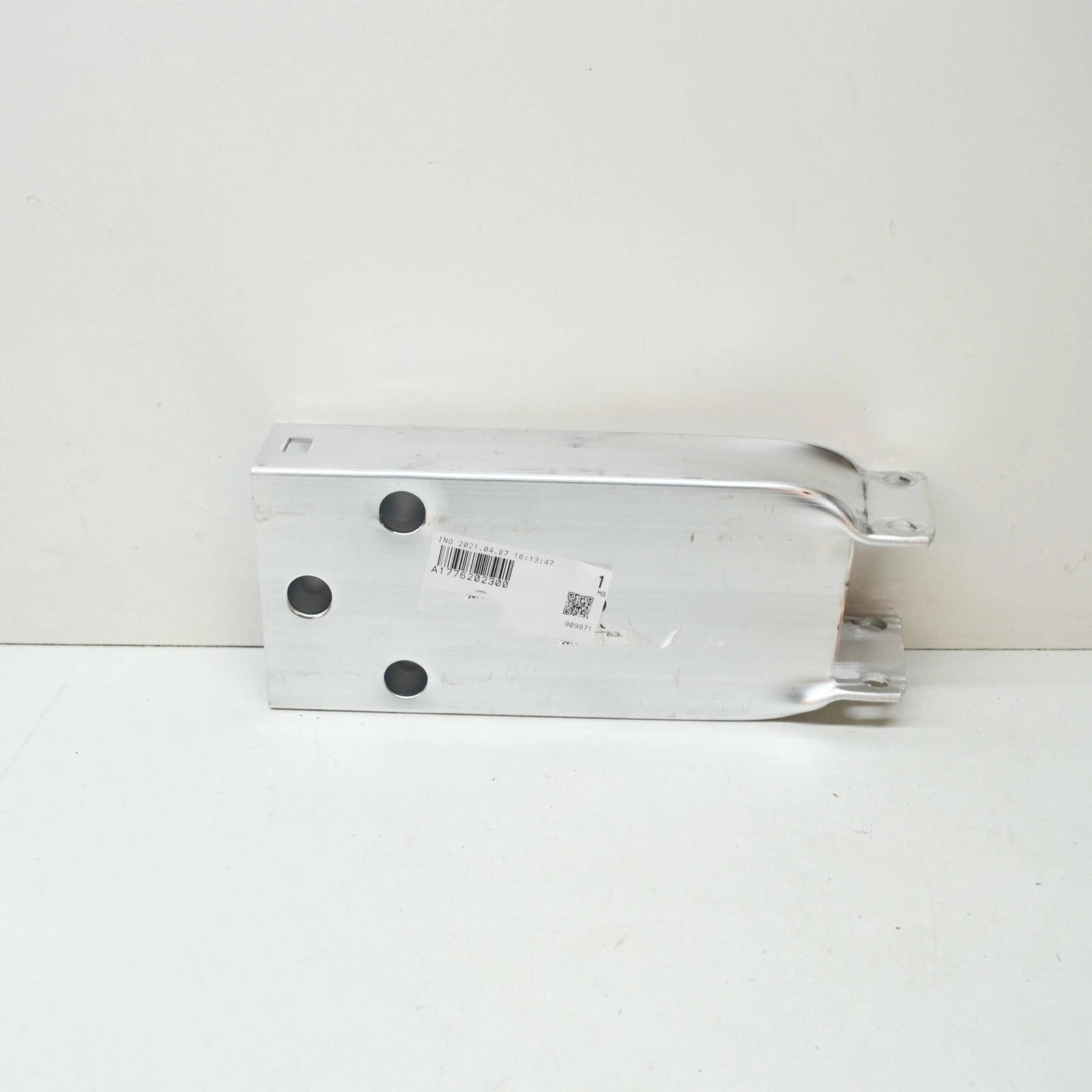 NEW MB A W177 FRONT BUMPER CRASH REINFORCEMENT IMPACT BAR BRACKET A1776202300