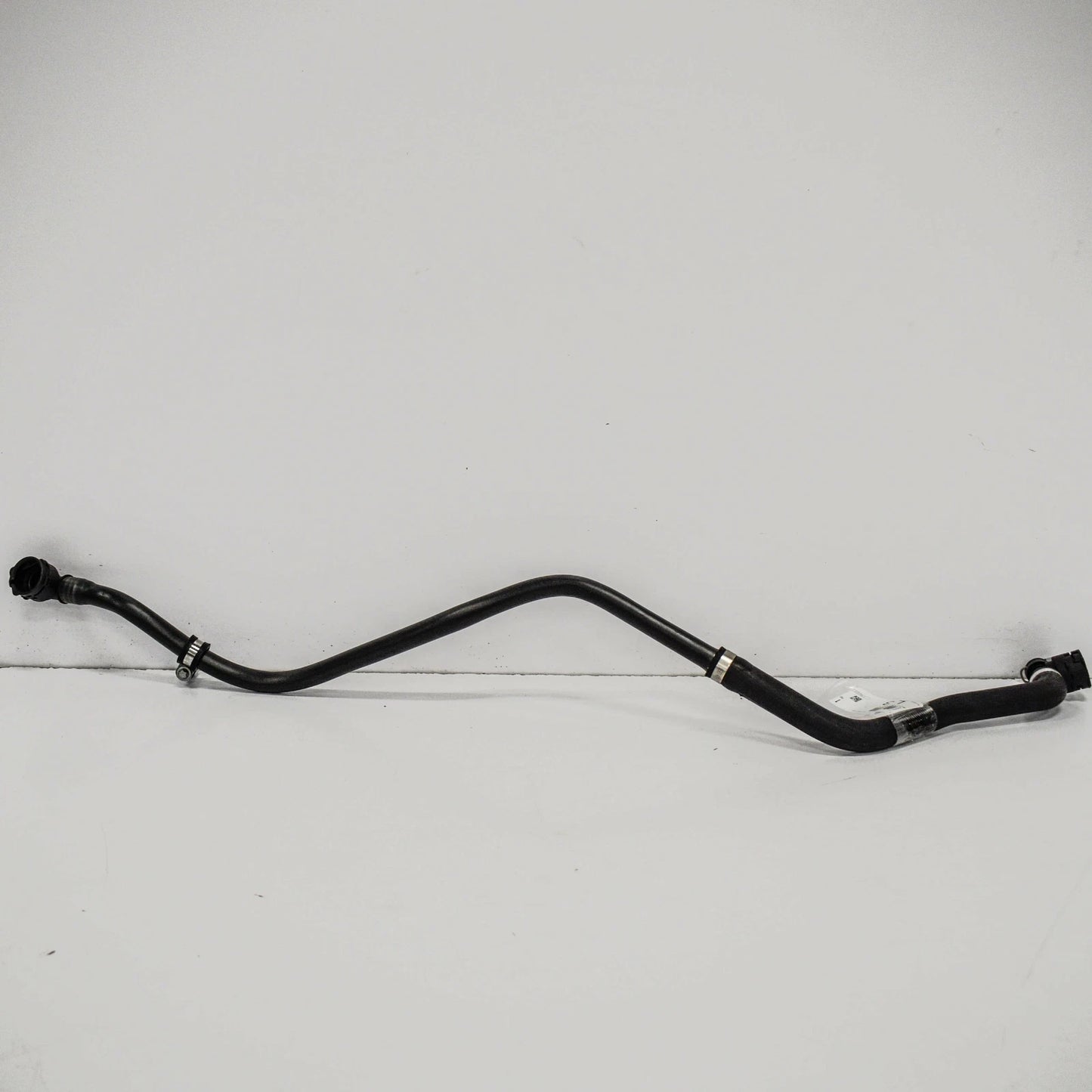 NEW MERCEDES-BENZ C-CLASS W205 COOLER HOSE A2055010900 ORIGINAL