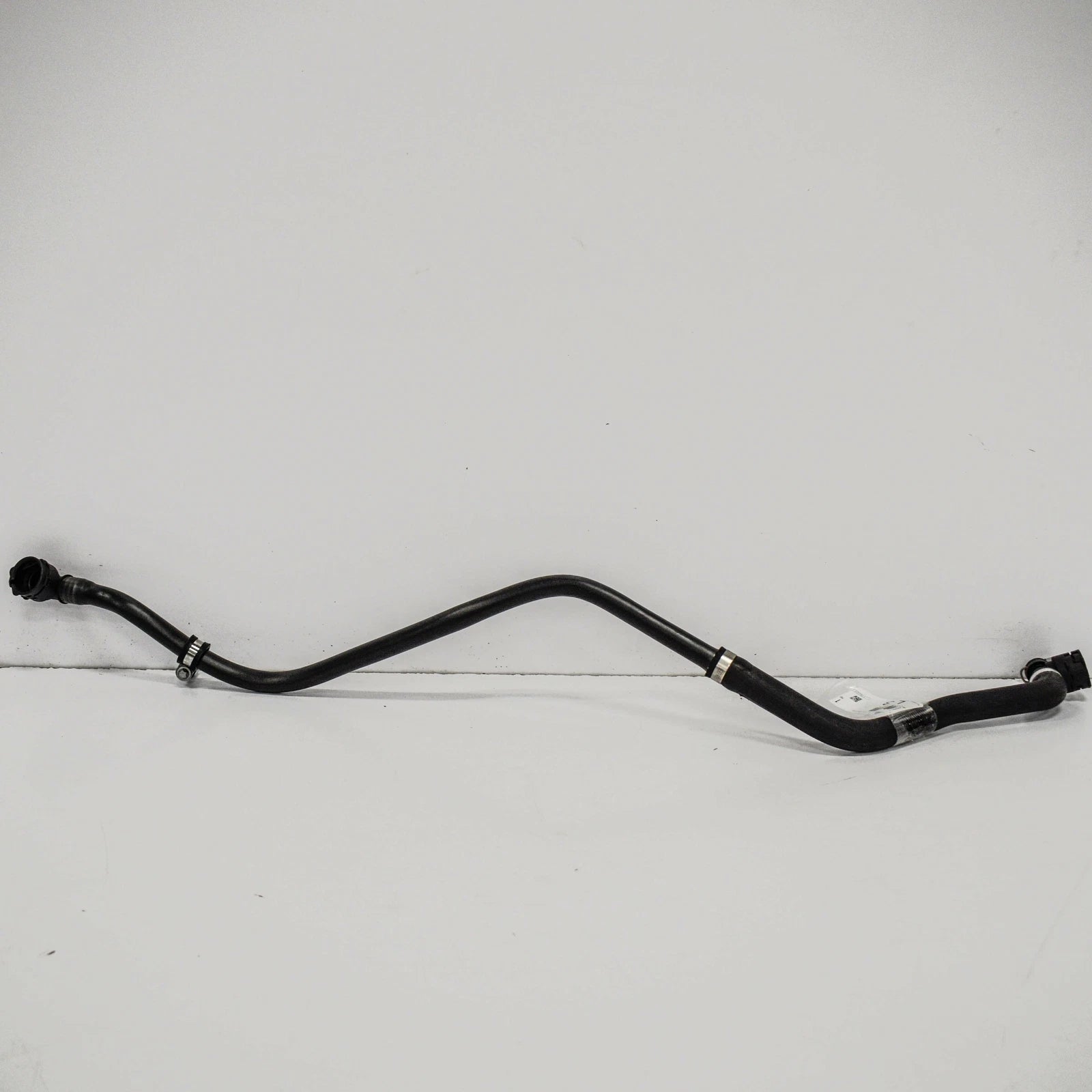 NEW MERCEDES-BENZ C-CLASS W205 COOLER HOSE A2055010900 ORIGINAL