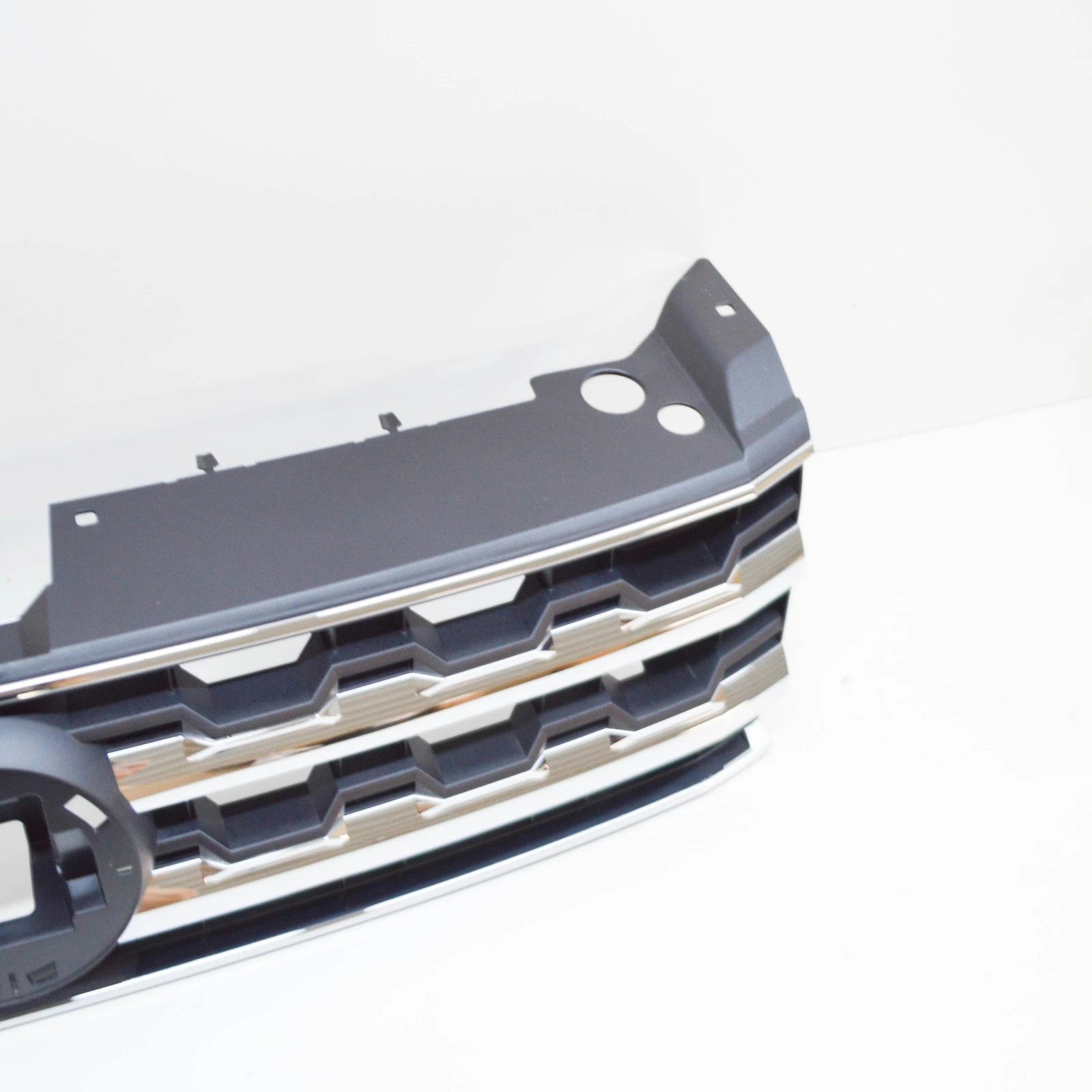 NEW VWOLKSWAGEN TERAMONT RADIATOR GRILLE 3CN853651ARYP ORIGINAL