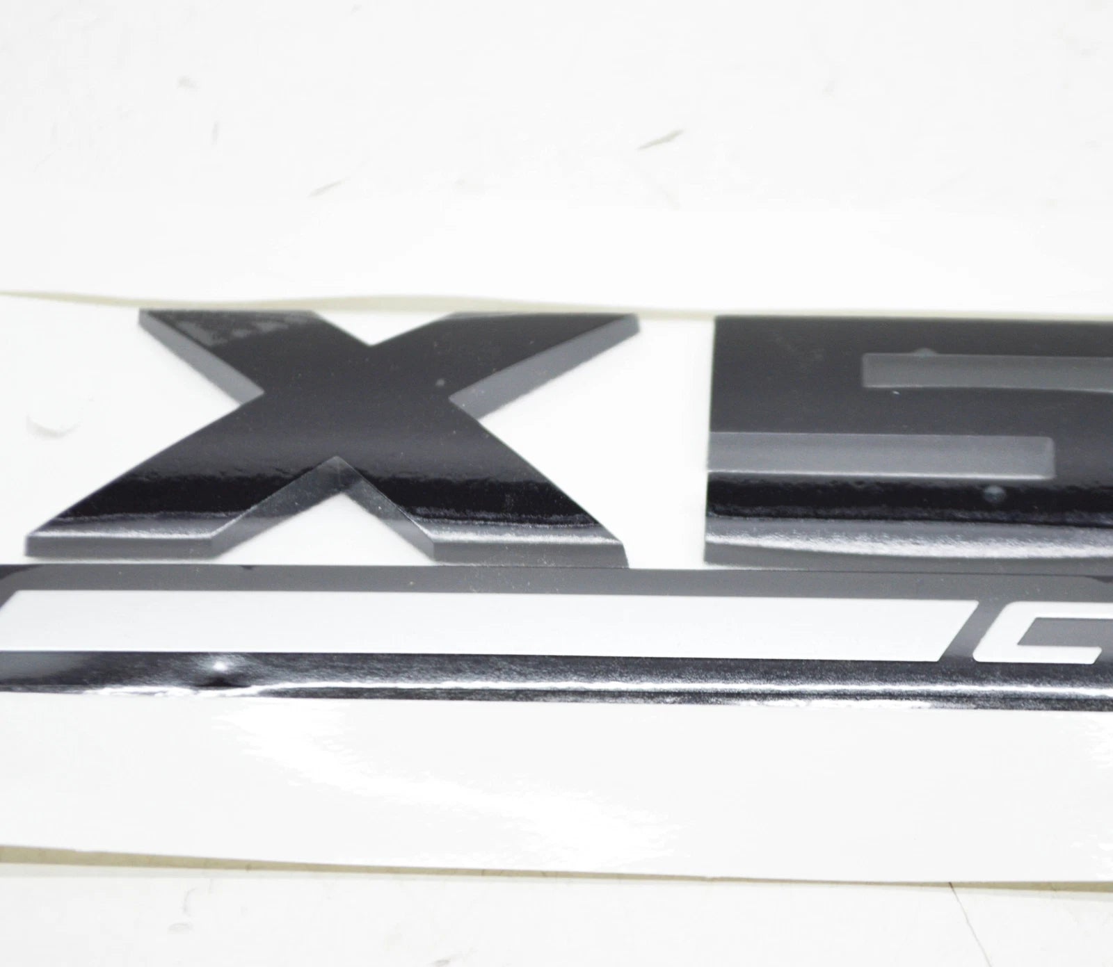 NEW BMW X5 M F95 REAR TRUNK BOOTLID BADGE 51148096408 8096408 ORIGINAL