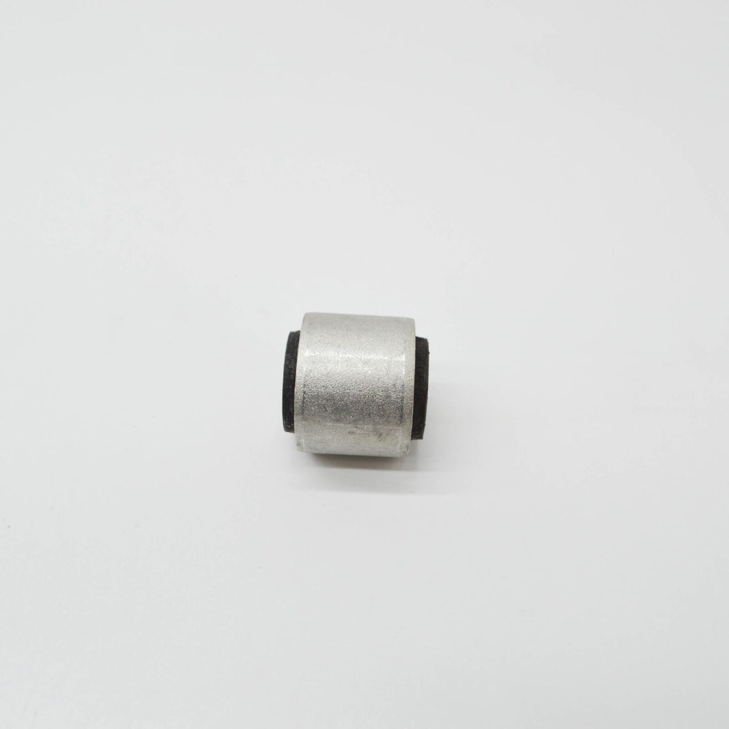 NEW MERCEDES-BENZ C W205 REAR CONTROL ARM BUSHING A2053520508 ORIGINAL