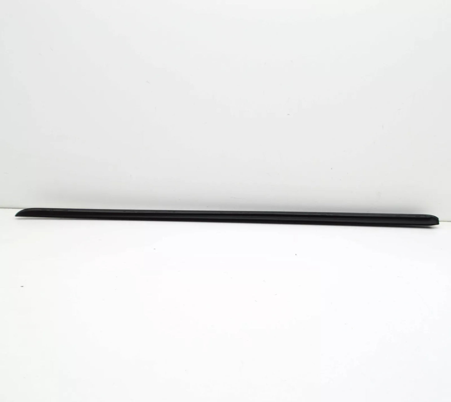 NEW AUDI Q5 FY FRONT WINDSHIELD RIGHT VERTICAL TRIM 80A854328B9B9 ORIGINAL