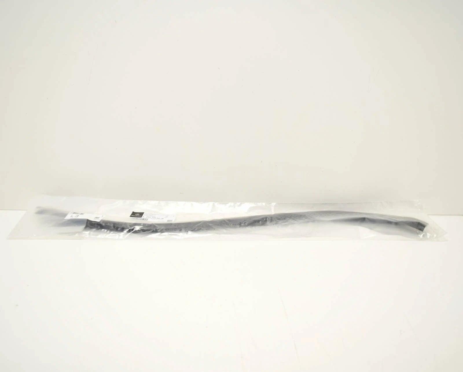 NEW MERCEDES-BENZ S-CLASS W222 REAR LEFT DOOR SEAL A2227300978 ORIGINAL