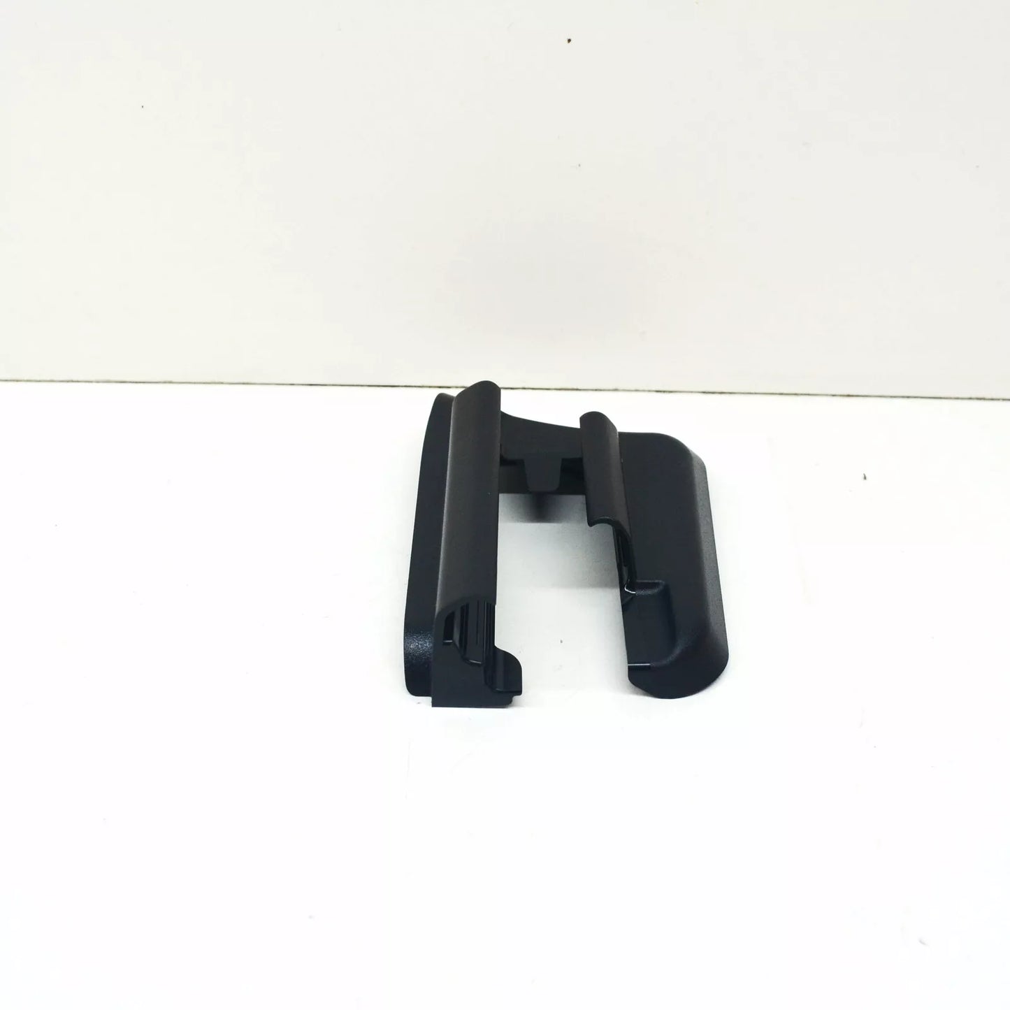 NEW MB GLC X253 FRONT LEFT SEAT REAR INNER RIGHT COVER A25391907009051 ORIGINAL