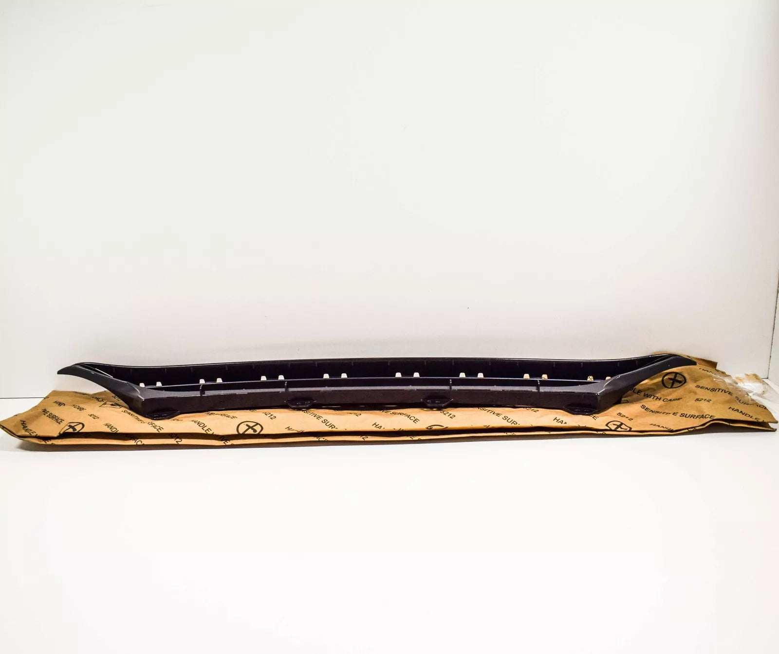 NEW AUDI A5 8T3 FRONT BUMPER LOWER CENTER GRILLE 8T0807647A01C