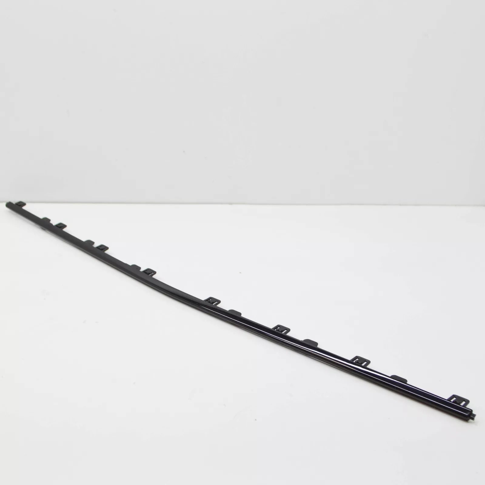 NEW MERCEDES-BENZ C W206 AMG FRONT BUMPER CENTER LOWER TRIM A2068855802 ORIGINAL