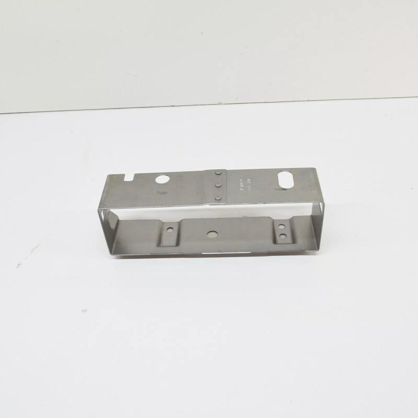 NEW BMW 5 E60 CD CHANGER BRACKET 6909318 65126909318 ORIGINAL
