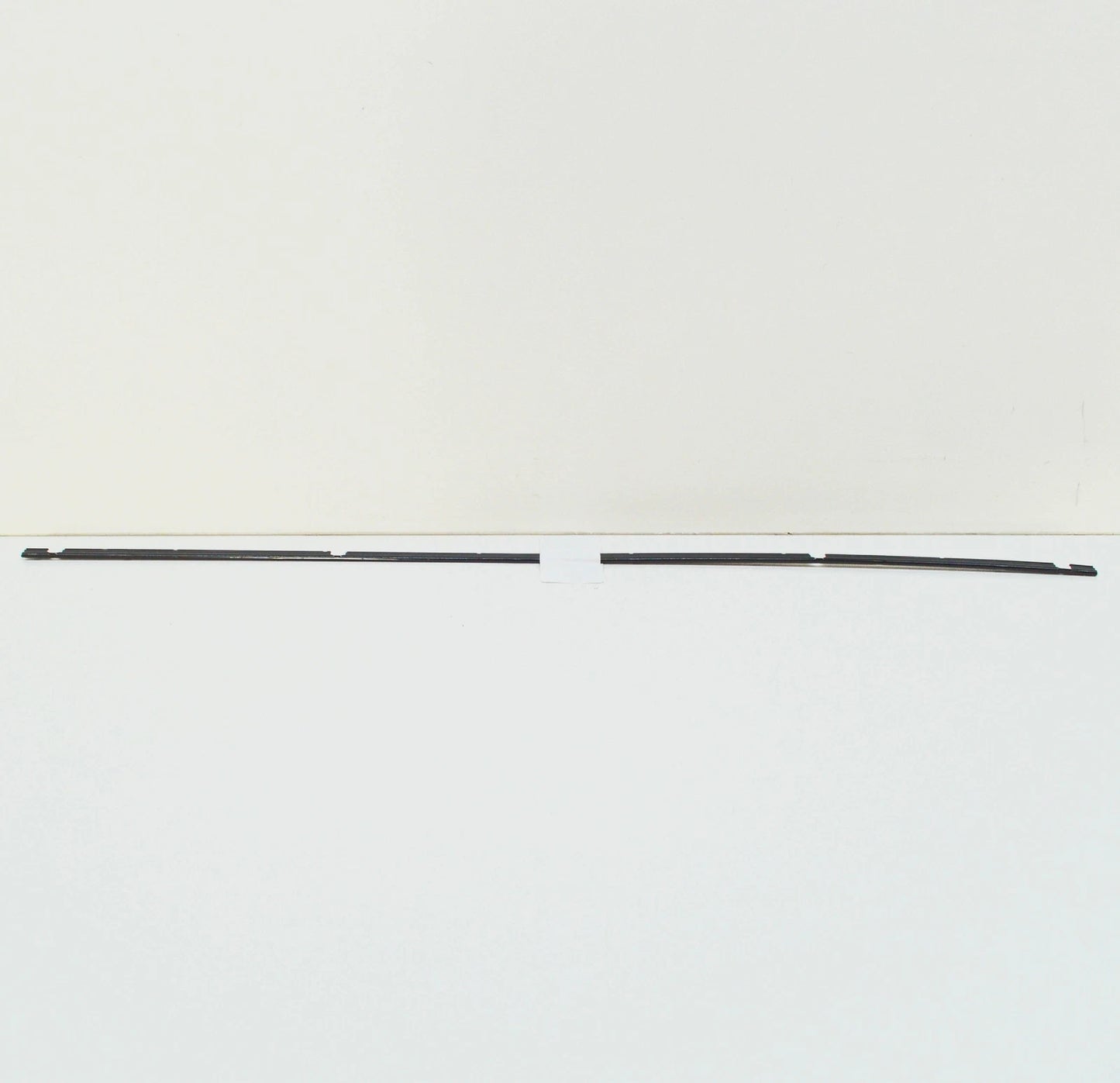 NEW AUDI Q7 4M FRONT RIGHT WINDSHIELD VERTICAL MOLDING BRACKET 4M0845454