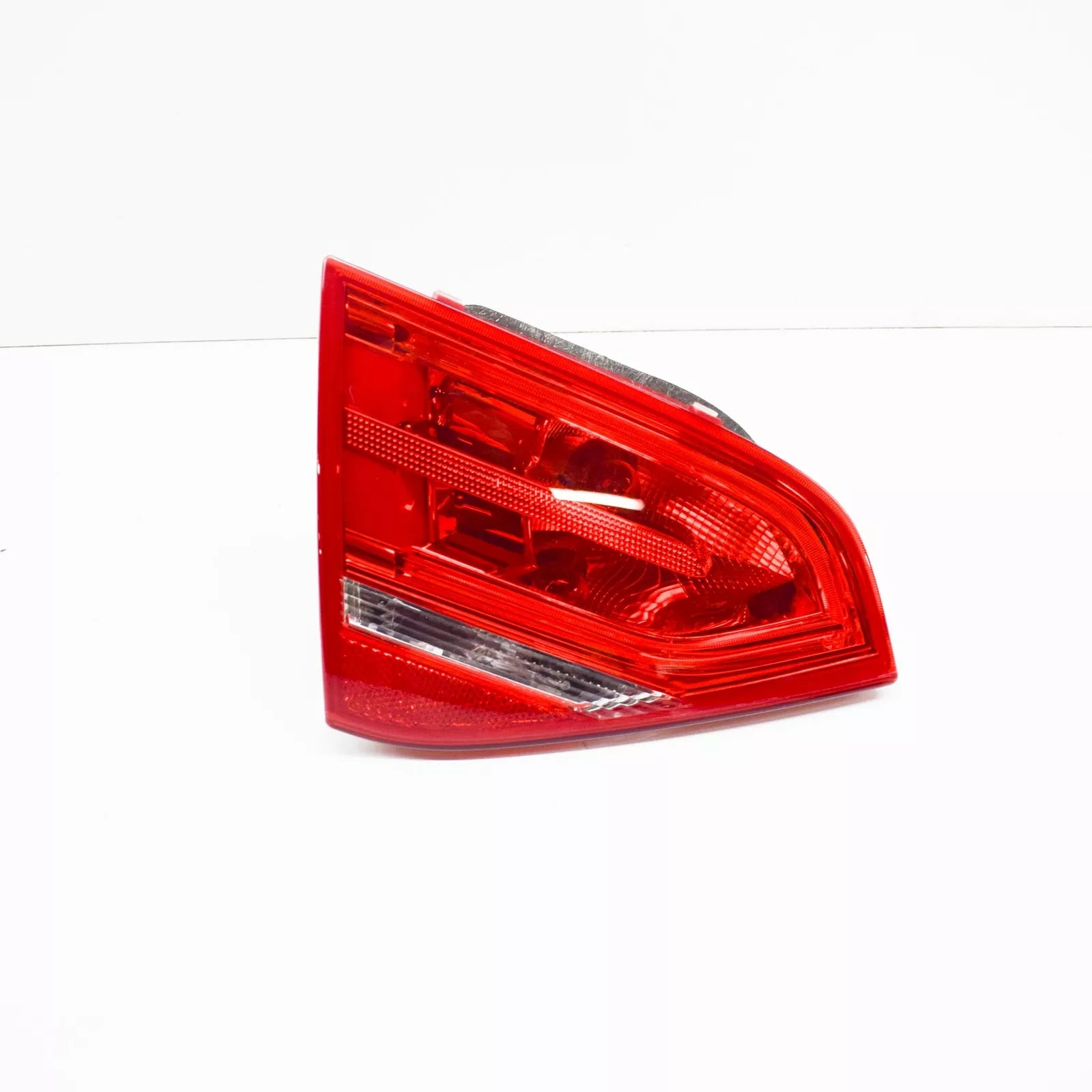 NEW AUDI A3 CONVERTIBLE 8P7 LEFT SIDE INNER TAILLIGHT 8P7945093