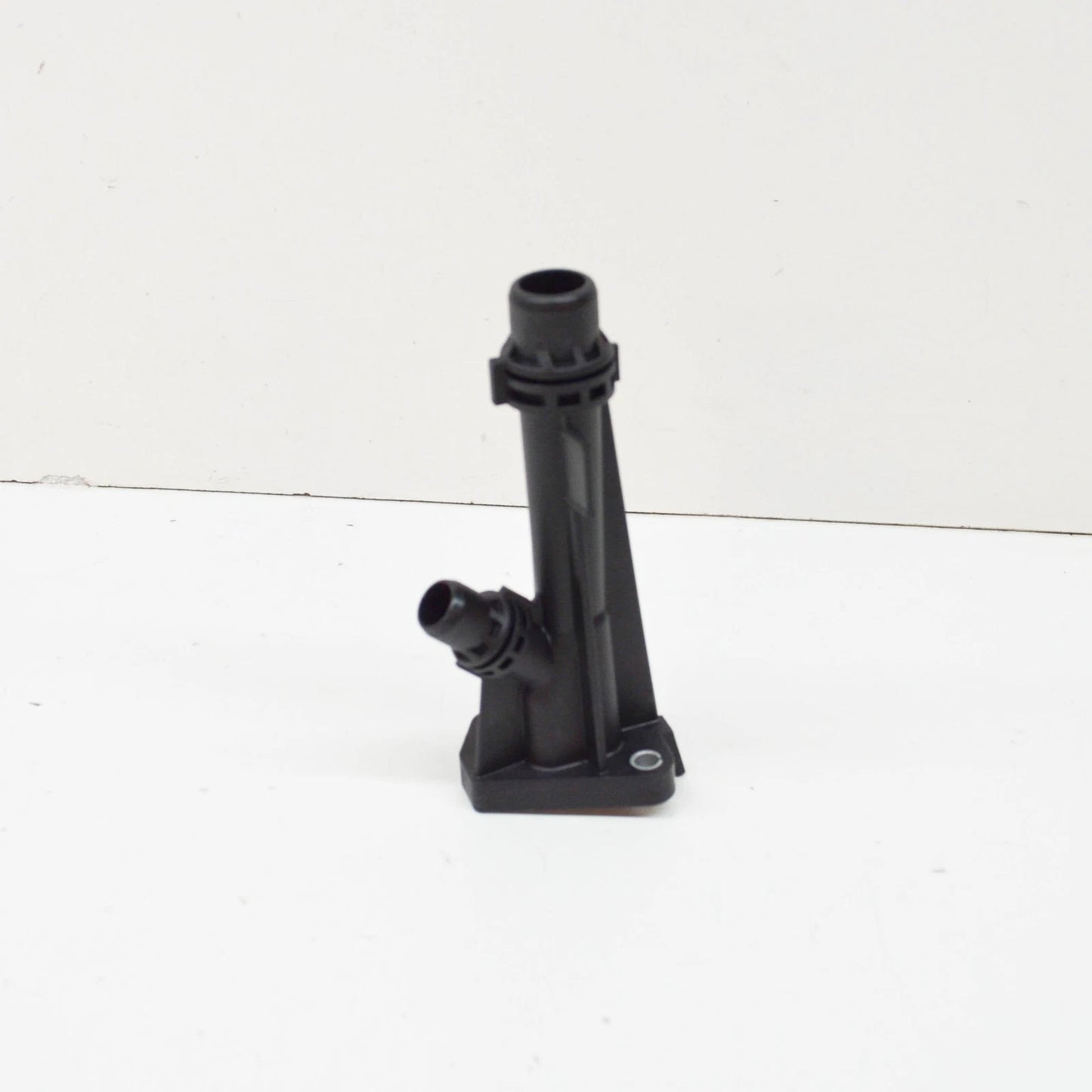 NEW BMW X5 E70 COOLING SYSTEM CONNECTOR 11117803751 7803751 ORIGINAL