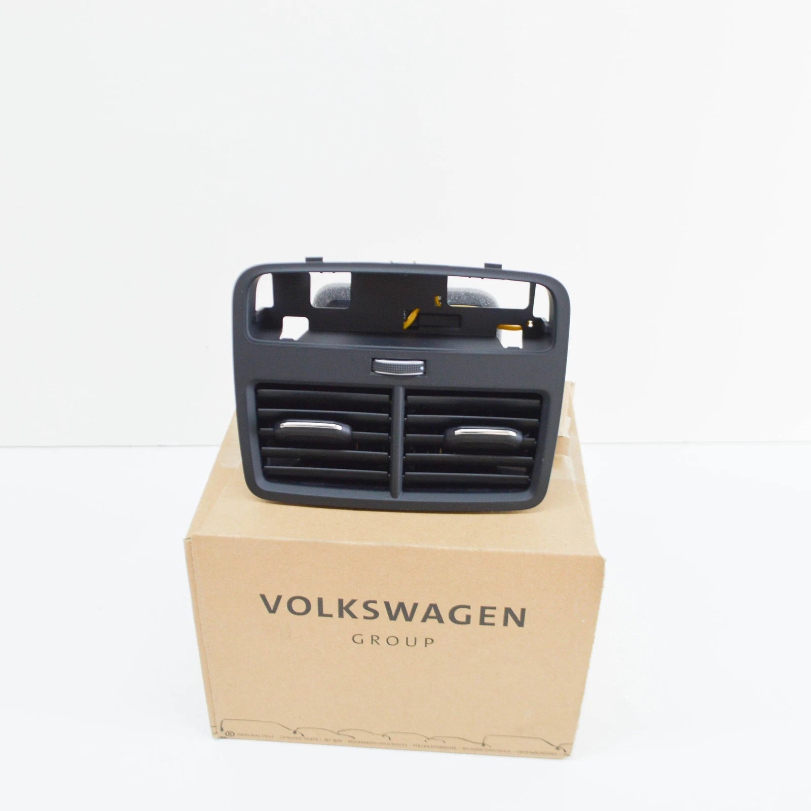 NEW AUDI A4 B9 CENTER CONSOLE REAR AIR VENT 8W0819203B6PS 8W0819203B 6PS