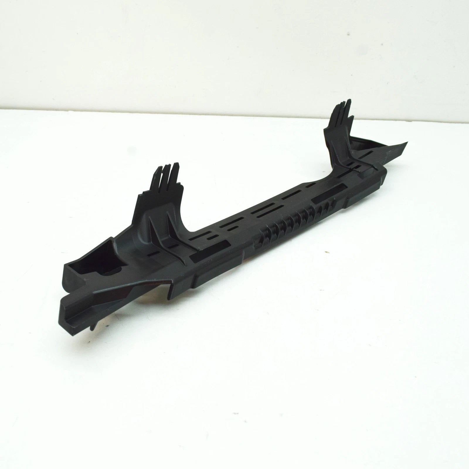 NEW BMW 6 G32 FRONT LEFT HEADLIGHT BRACKET 7461889 63117461889 ORIGINAL