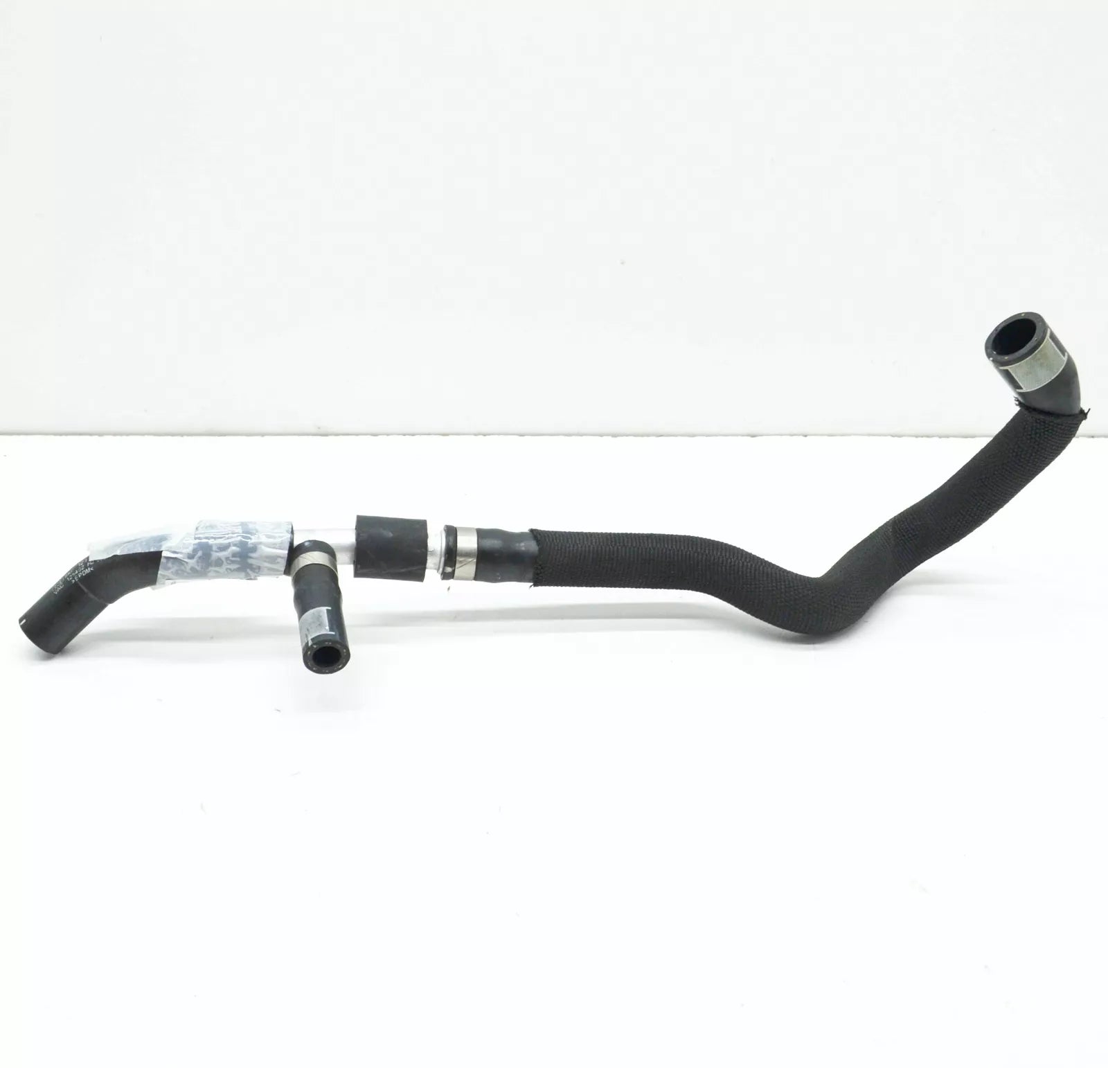 NEW AUDI RS4 AVANT B8 ENGINE COOLANT PIPE HOSE 8K0121444A
