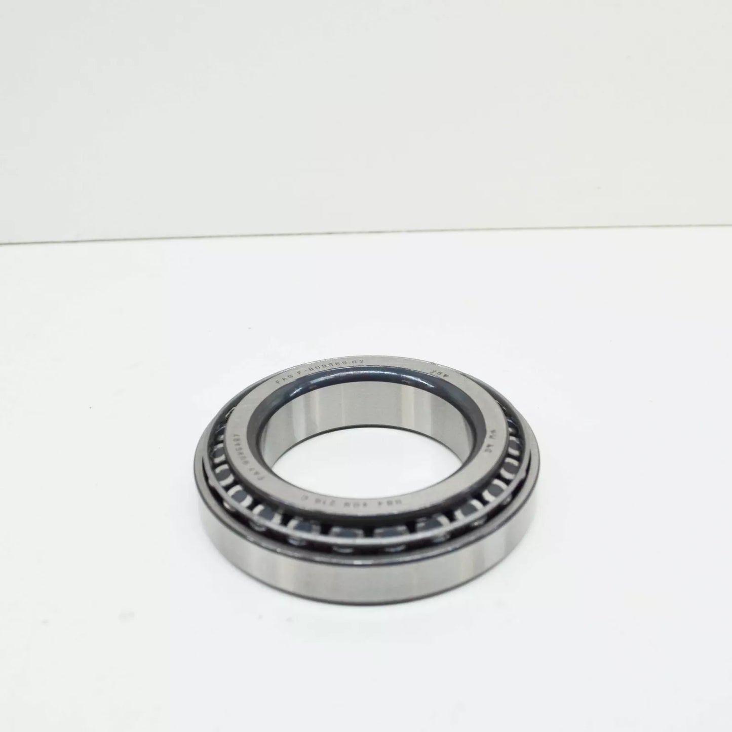 NEW AUDI A4 B8 FRONT DIFFERENTIAL RIGHT TAPERED BEARING 0B4409218C