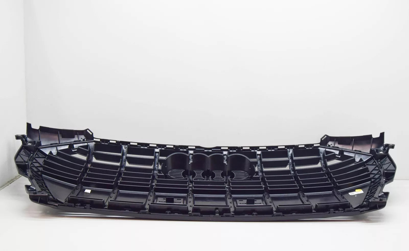 NEW AUDI Q3 F3 RADIATOR GRILLE 83A853651FCKA 83A853651F CKA ORIGINAL