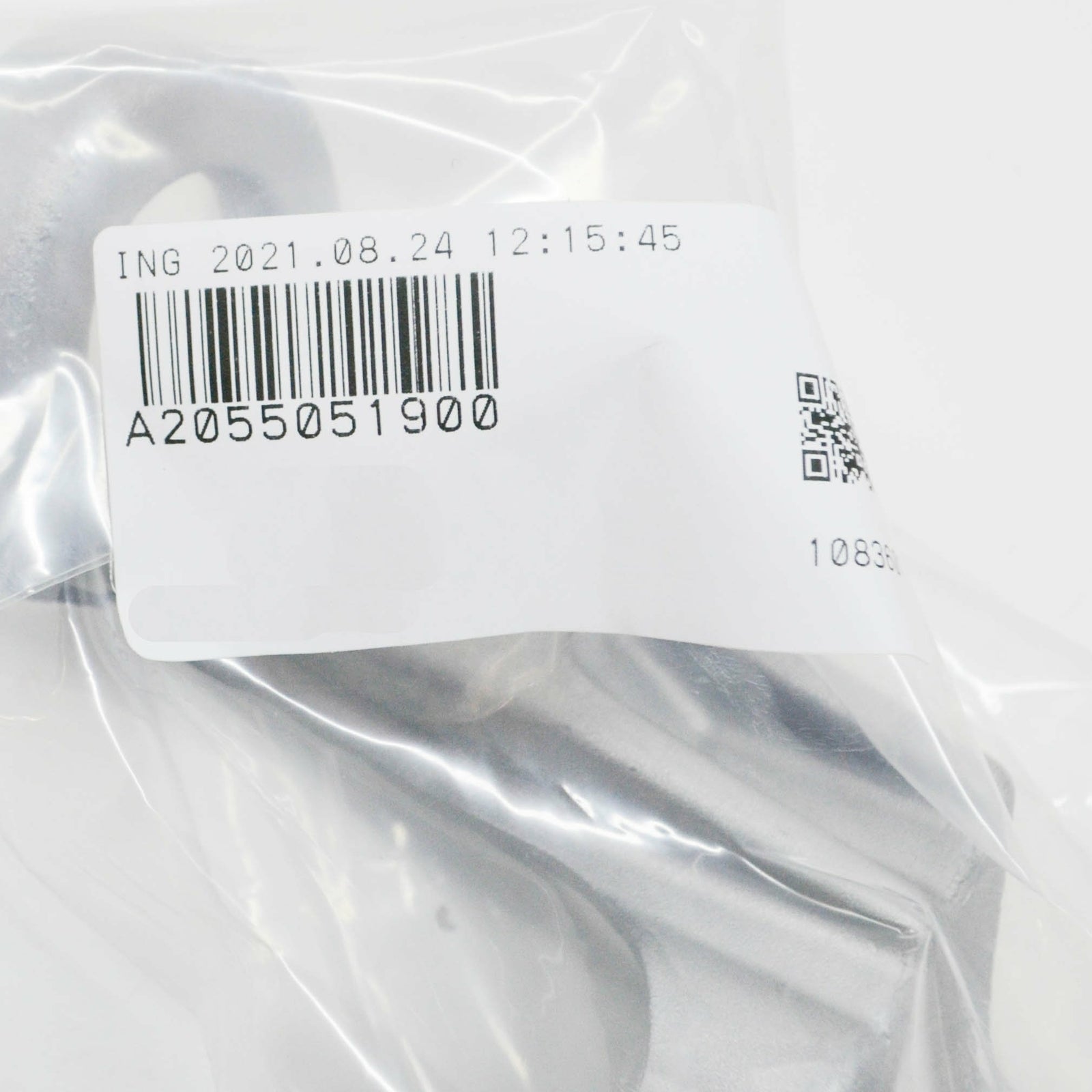 NEW MERCEDES-BENZ C W205 COOLING RADIATOR RIGHT LOWER HOLDER A2055051900