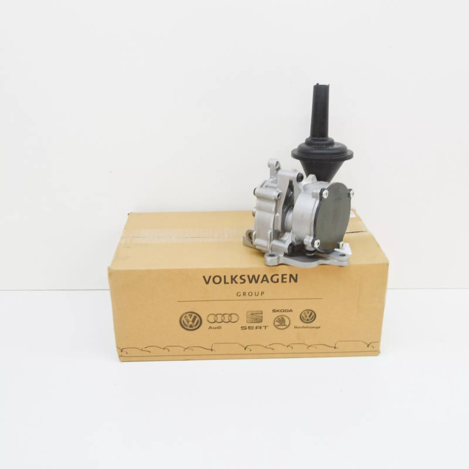 NEW AUDI Q7 4L OIL PUMP WITH INTEGRATED VACUUM PUMP 059115103BG ORIGINAL