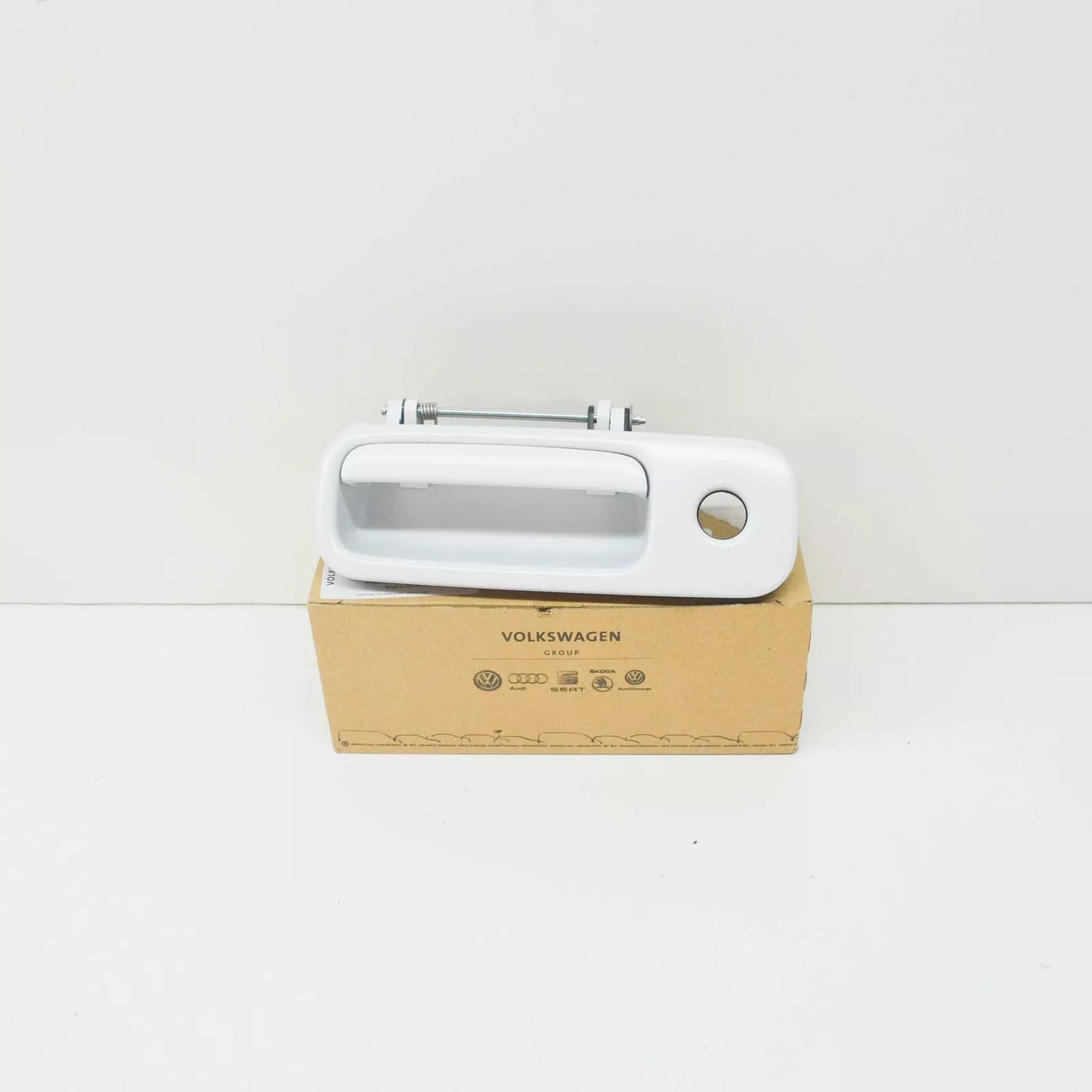 NEW VOLKSWAGEN TRANSPORTER T5 REAR LID PRIMED HANDLE 7H0827561AGRU