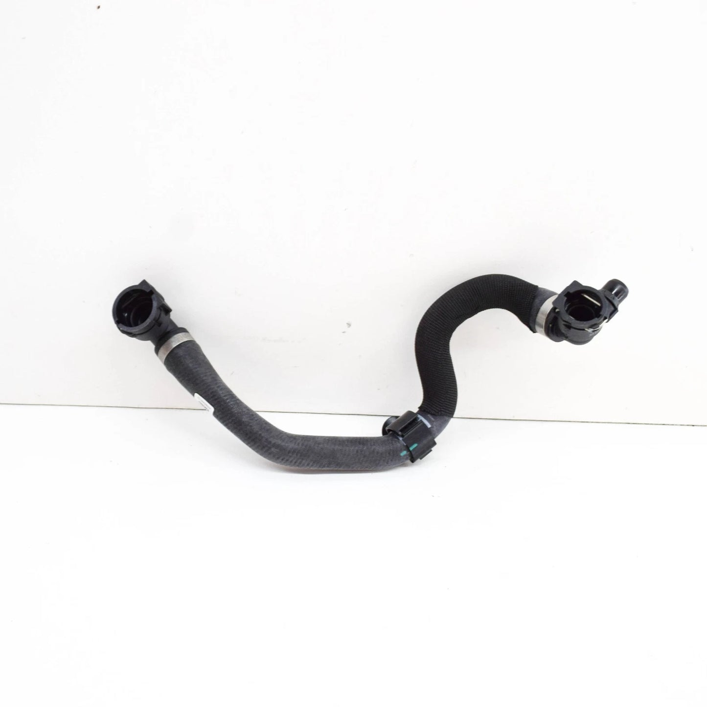 NEW BMW 3 G20, G28 LEFT SIDE WATER AUXILIARY RADIATOR HOSE 17128654821 ORIGINAL