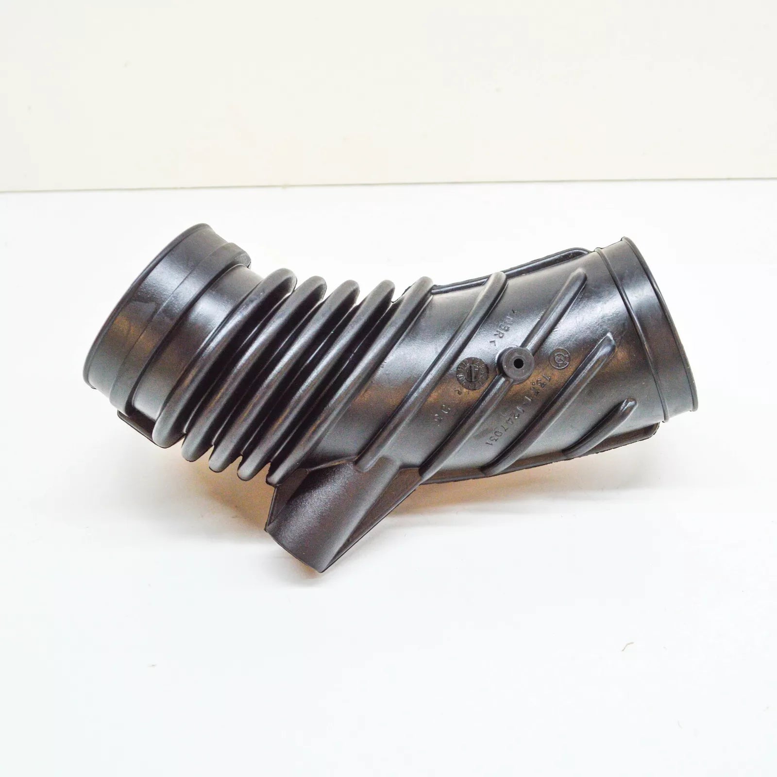 NEW BMW Z3 E36 1.9I AIR INTAKE RUBBER HOSE PIPE 13711247031 ORIGINAL