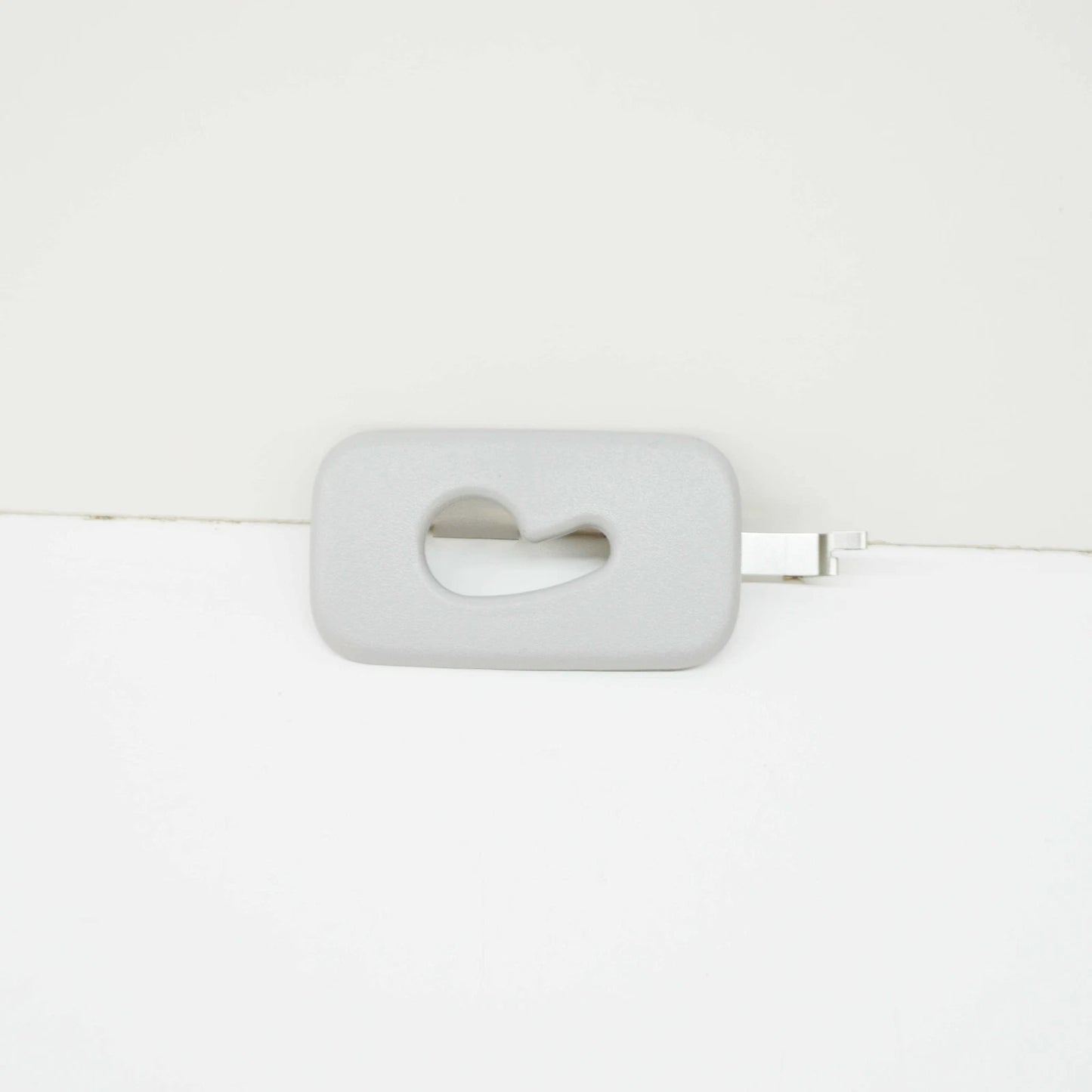 NEW MB GLK X204 LUGGAGE COMPARTMENT REAR RIGHT COVER A20486914087E94 ORIGINAL